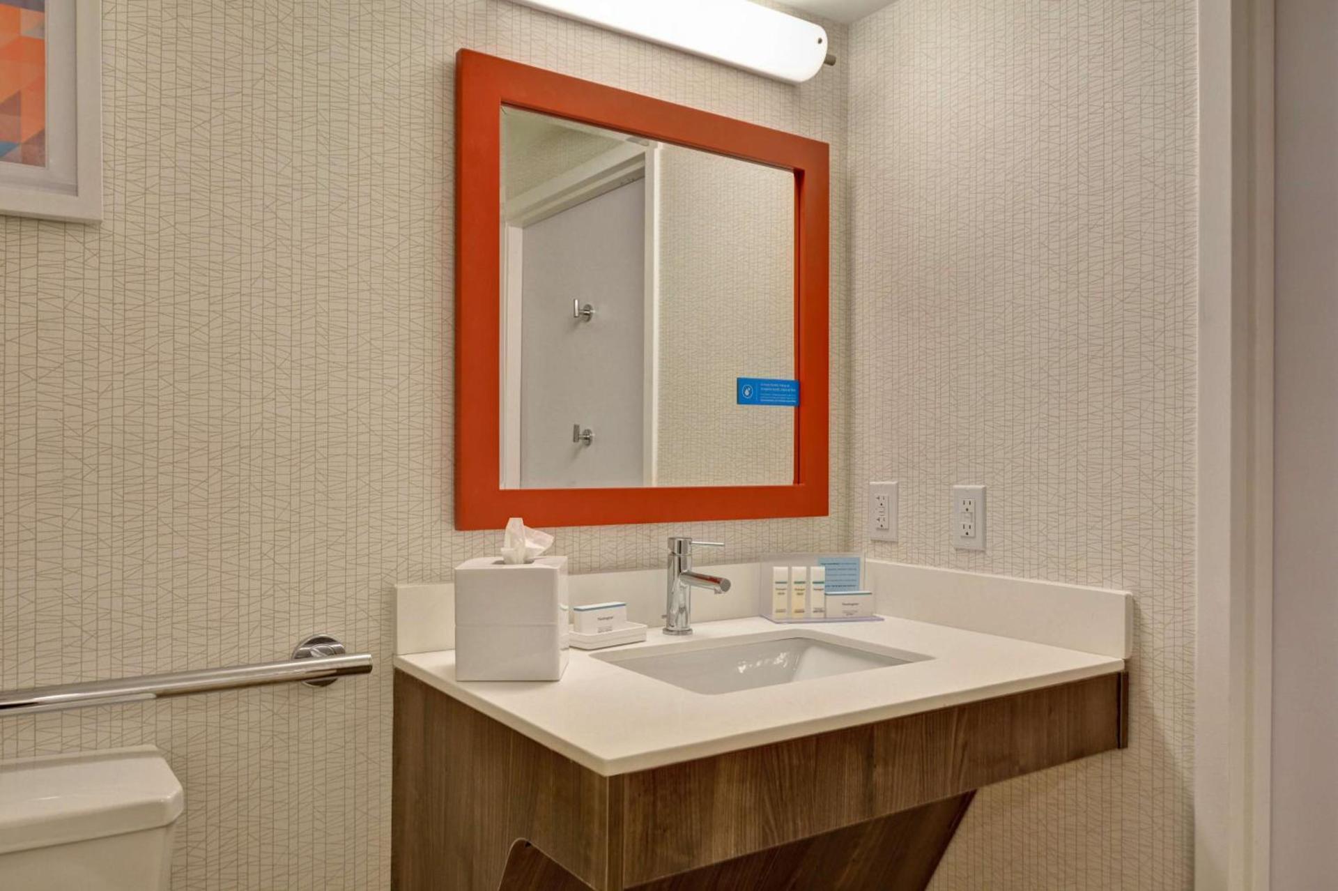Hampton Inn Anderson photo 37
