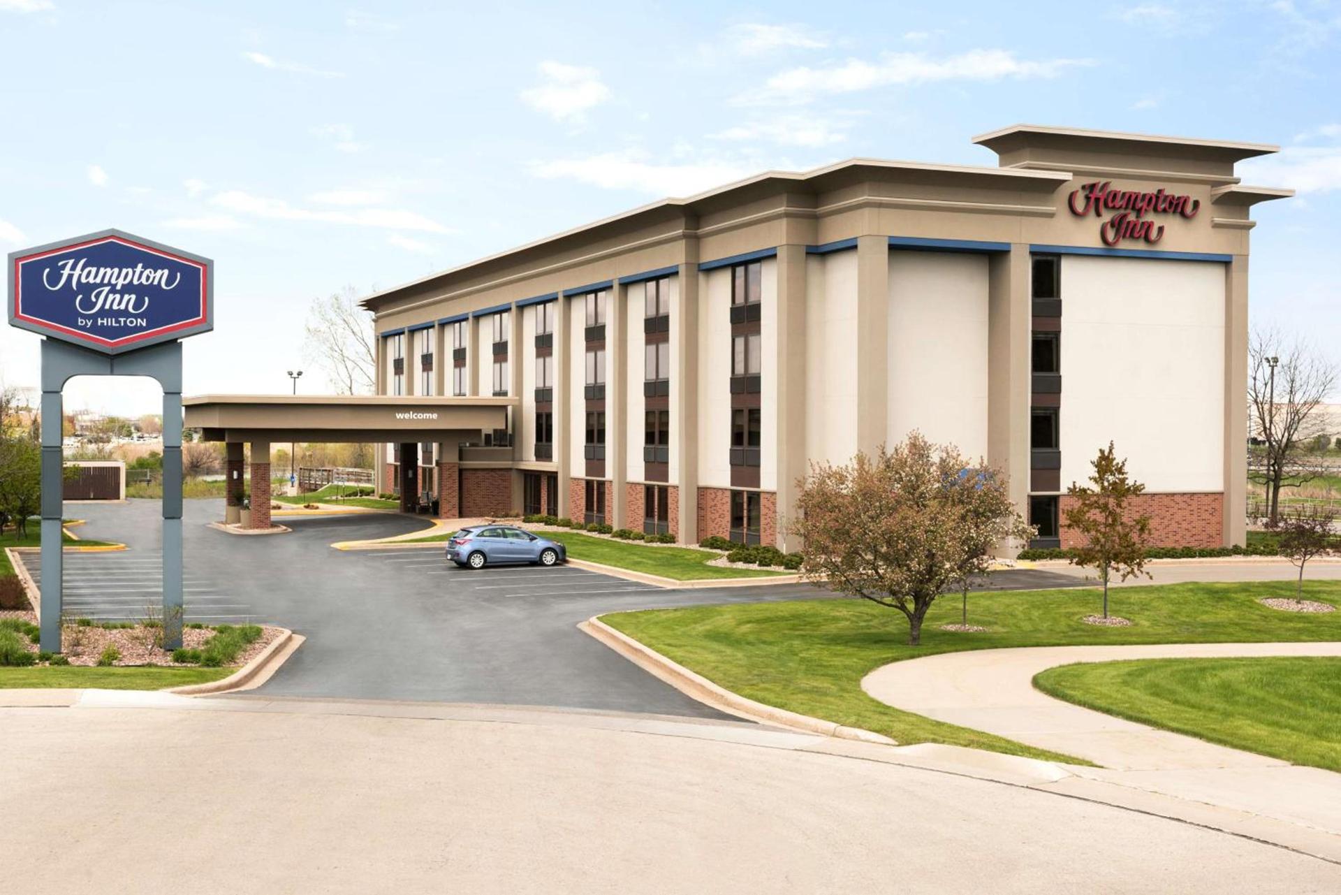 Hampton Inn Appleton-Fox River Mall Area photo 2