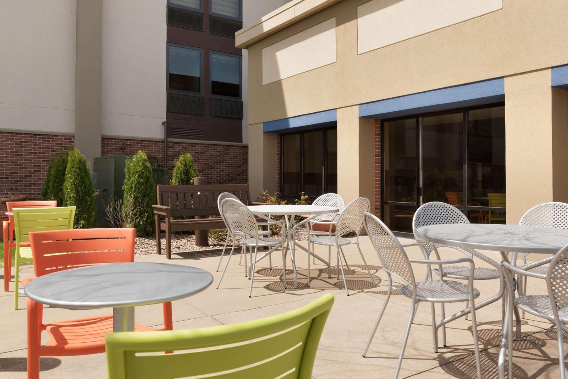 Hampton Inn Appleton-Fox River Mall Area photo 3