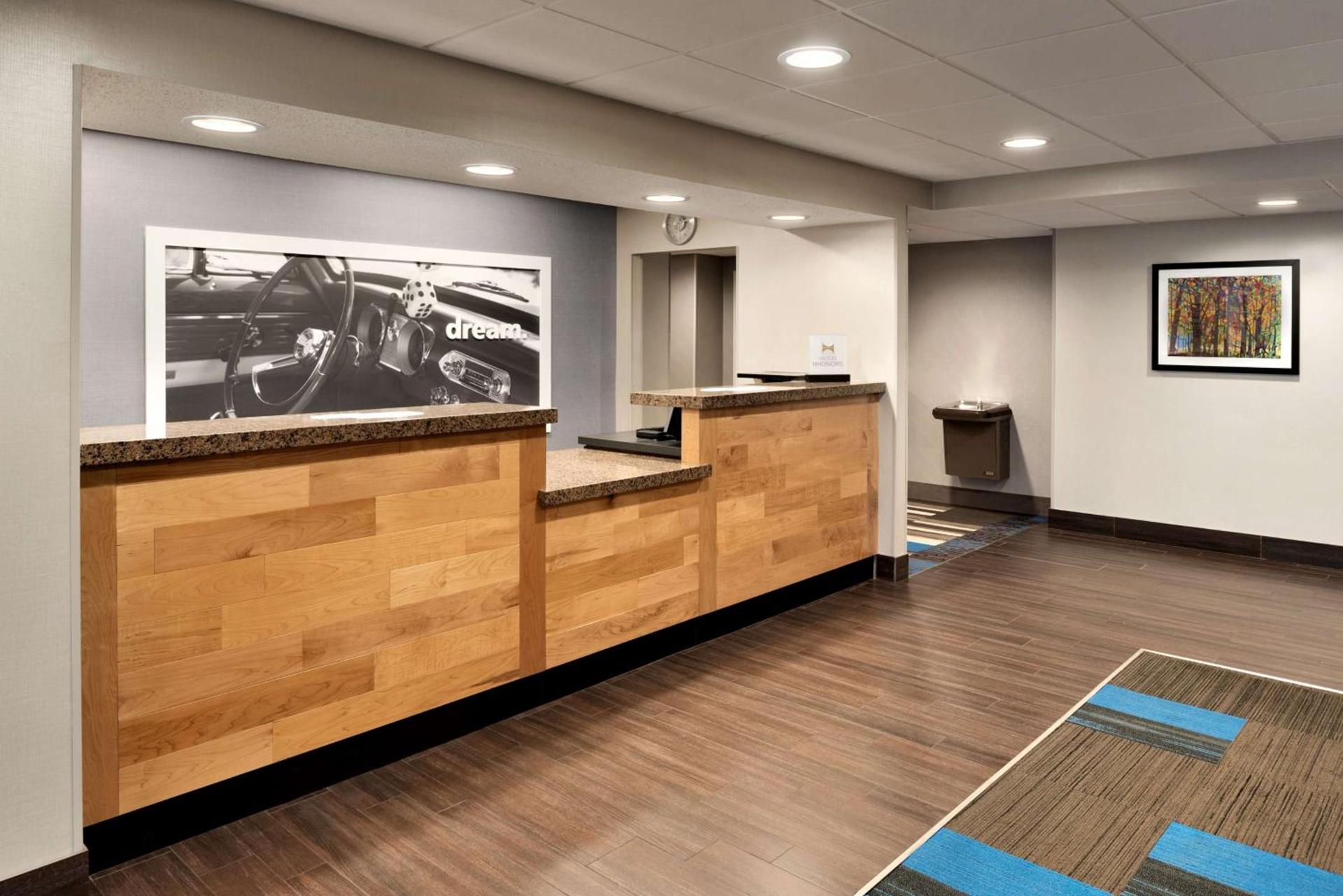 Hampton Inn Appleton-Fox River Mall Area photo 7