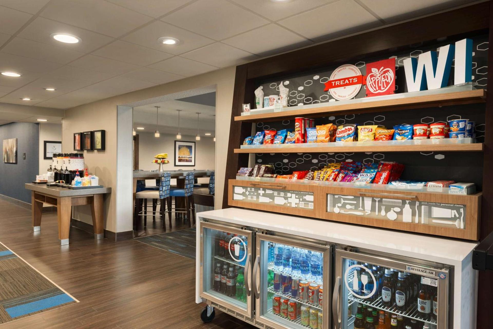 Hampton Inn Appleton-Fox River Mall Area photo 11