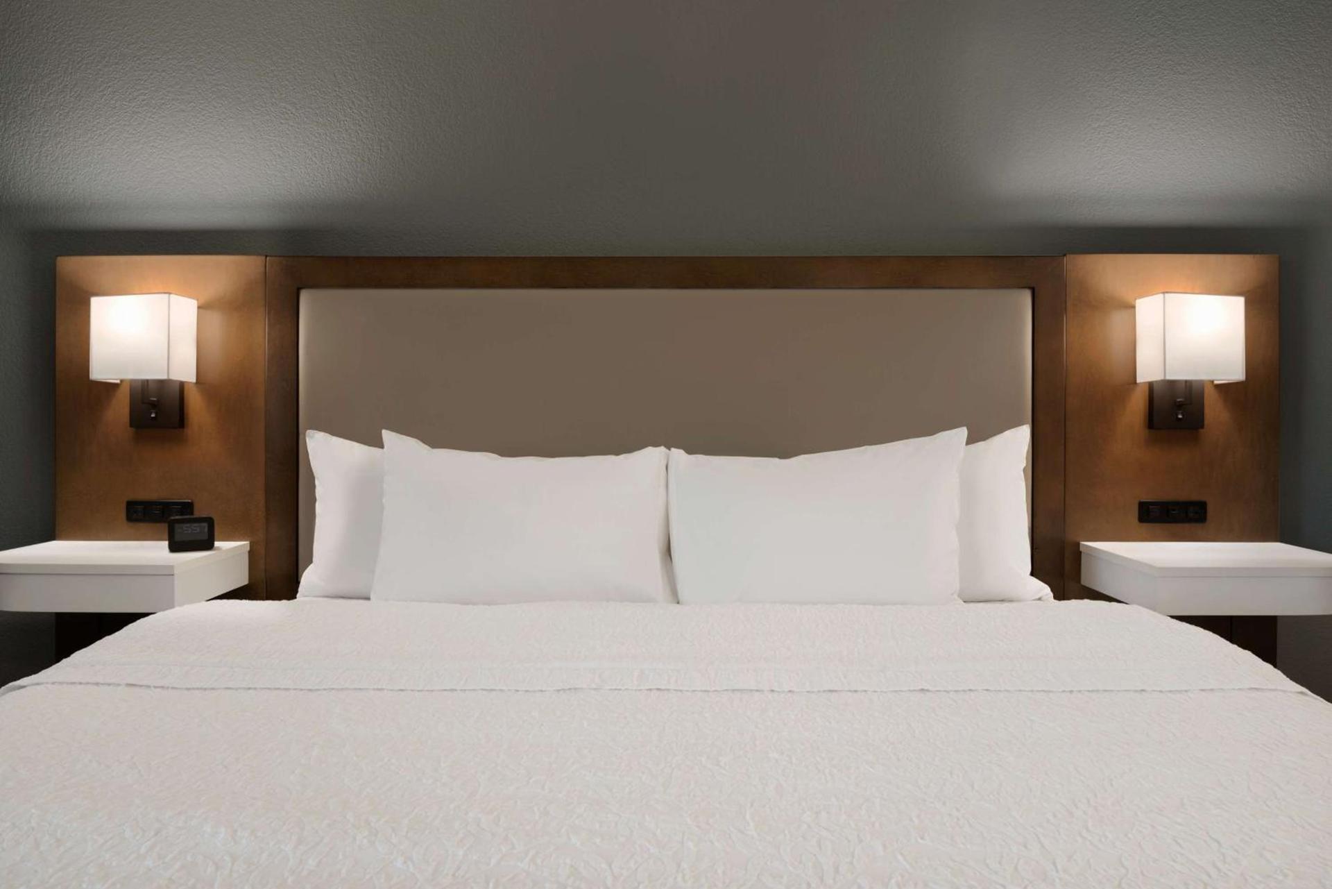 Hampton Inn Appleton-Fox River Mall Area photo 13