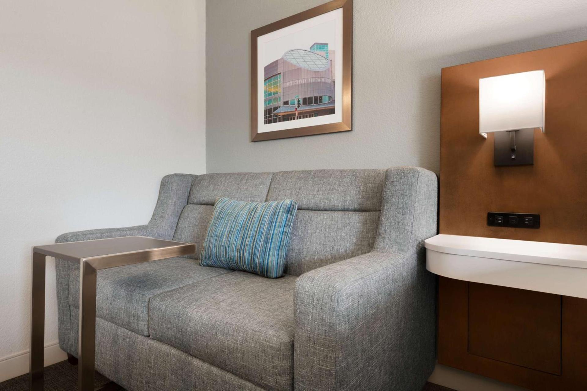 Hampton Inn Appleton-Fox River Mall Area photo 14