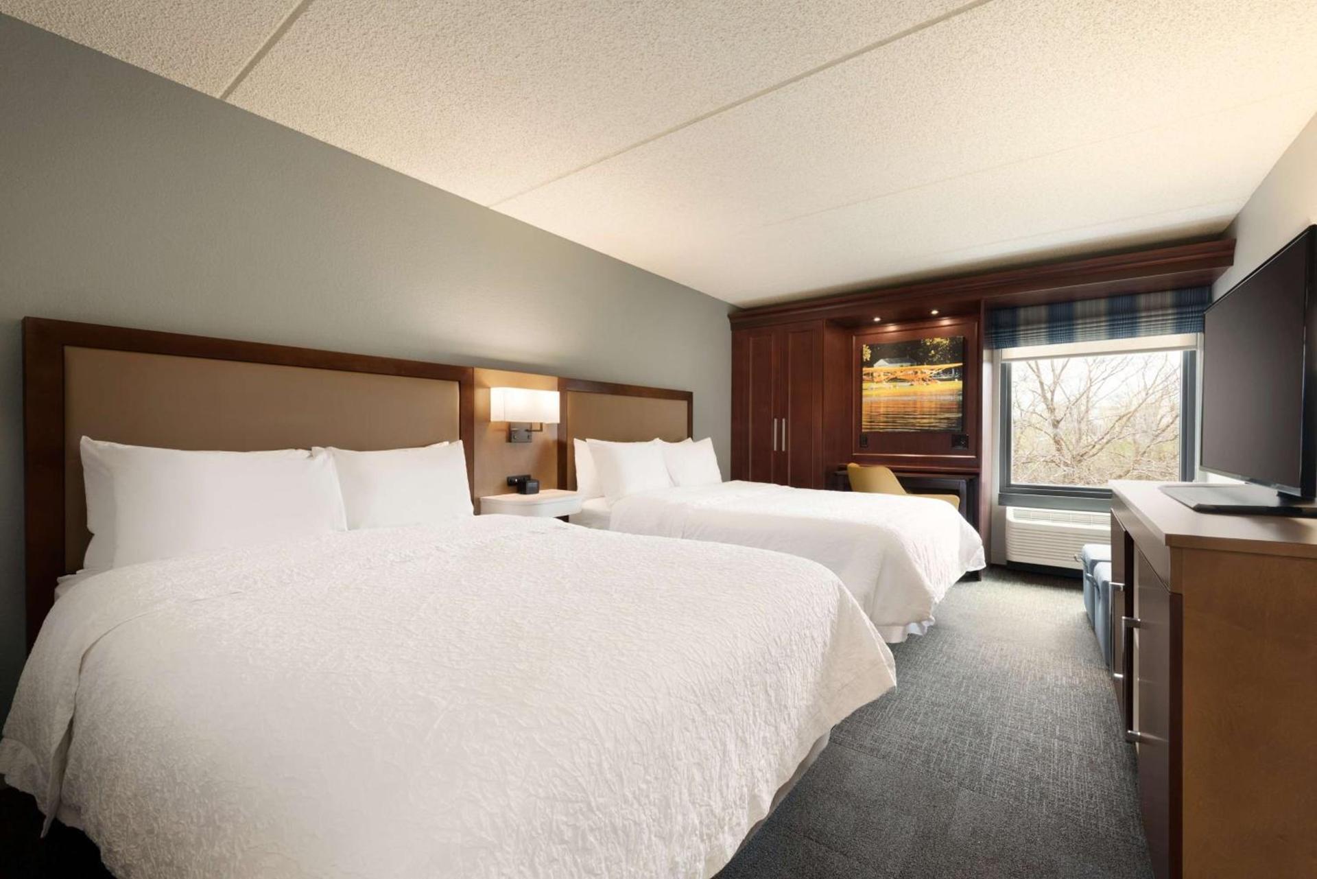 Hampton Inn Appleton-Fox River Mall Area photo 20