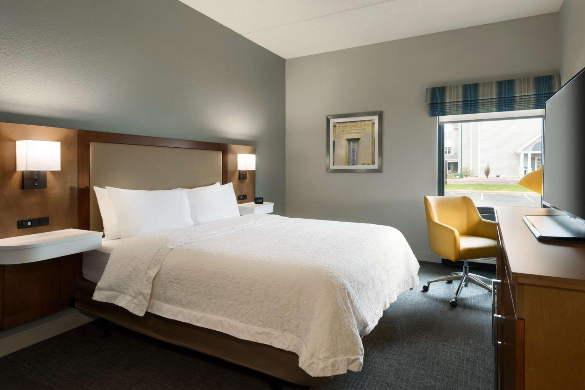 Hampton Inn Appleton-Fox River Mall Area photo 22