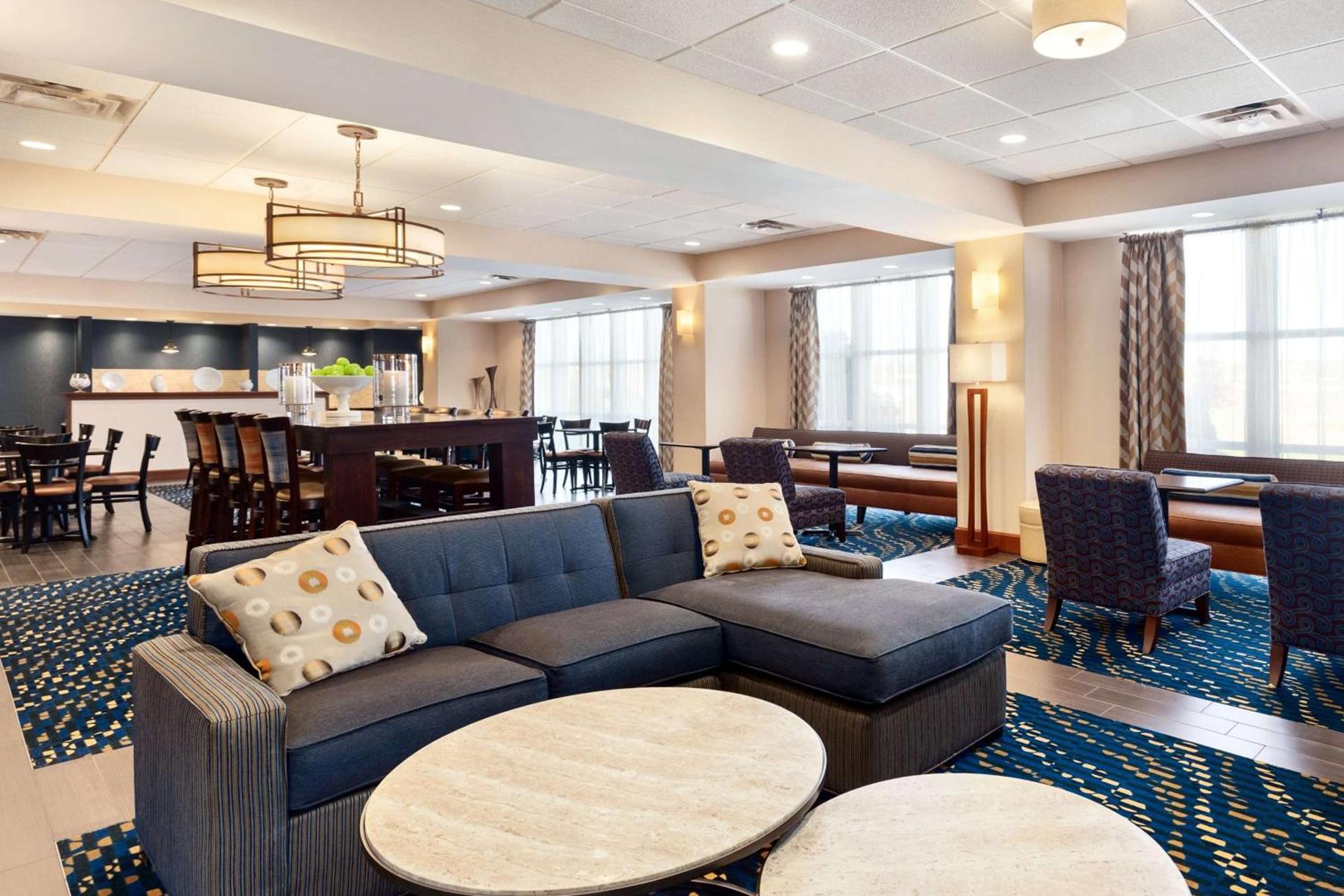 Hampton Inn Watertown photo 2