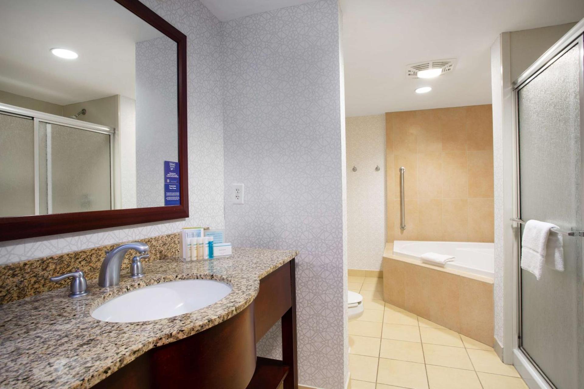 Hampton Inn Watertown photo 12