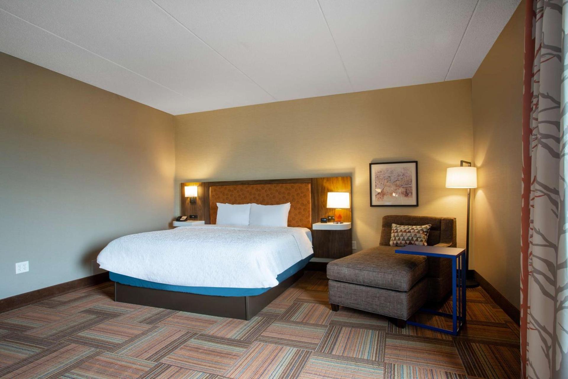 Hampton Inn Watertown photo 16