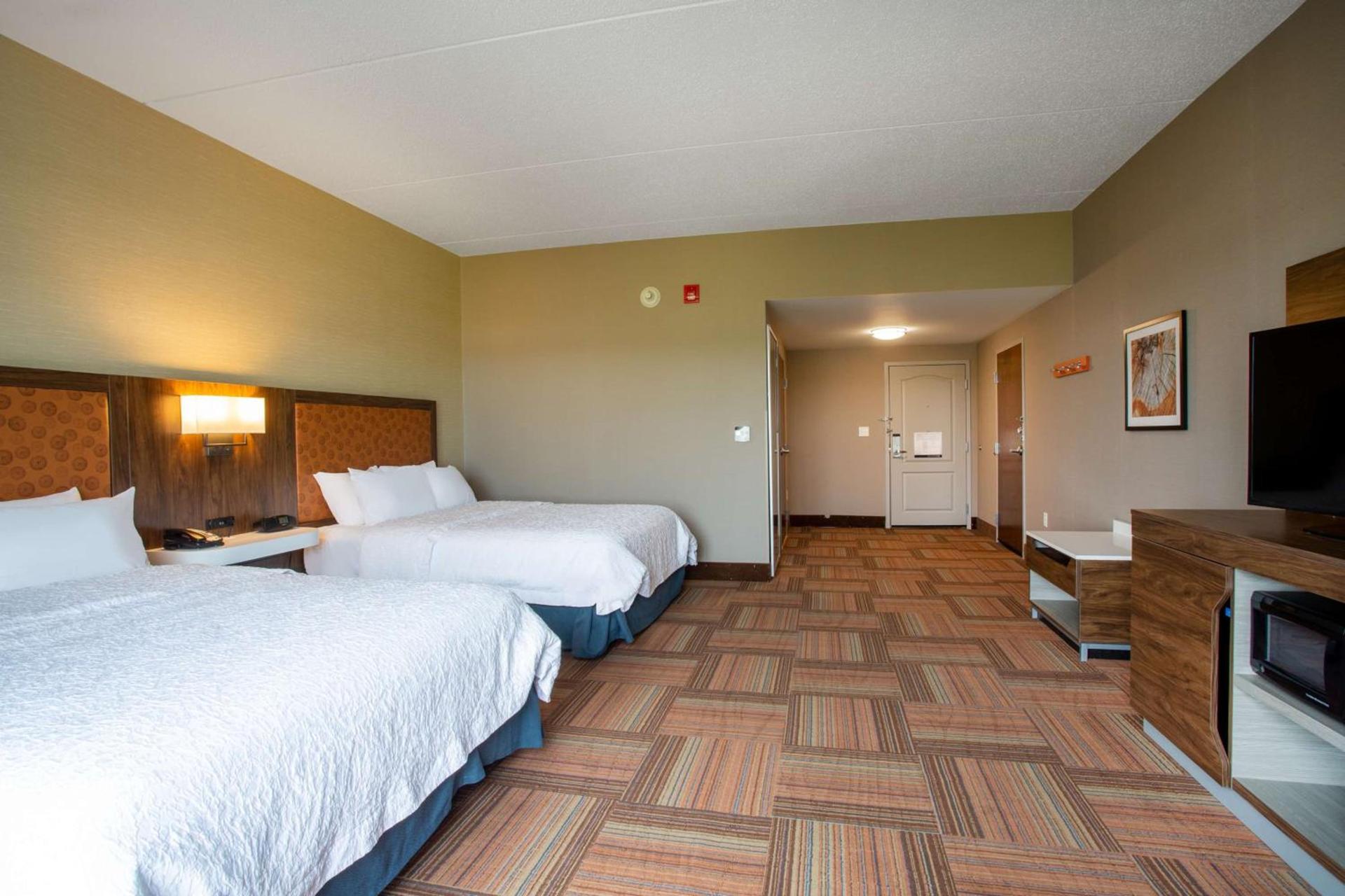Hampton Inn Watertown photo 15