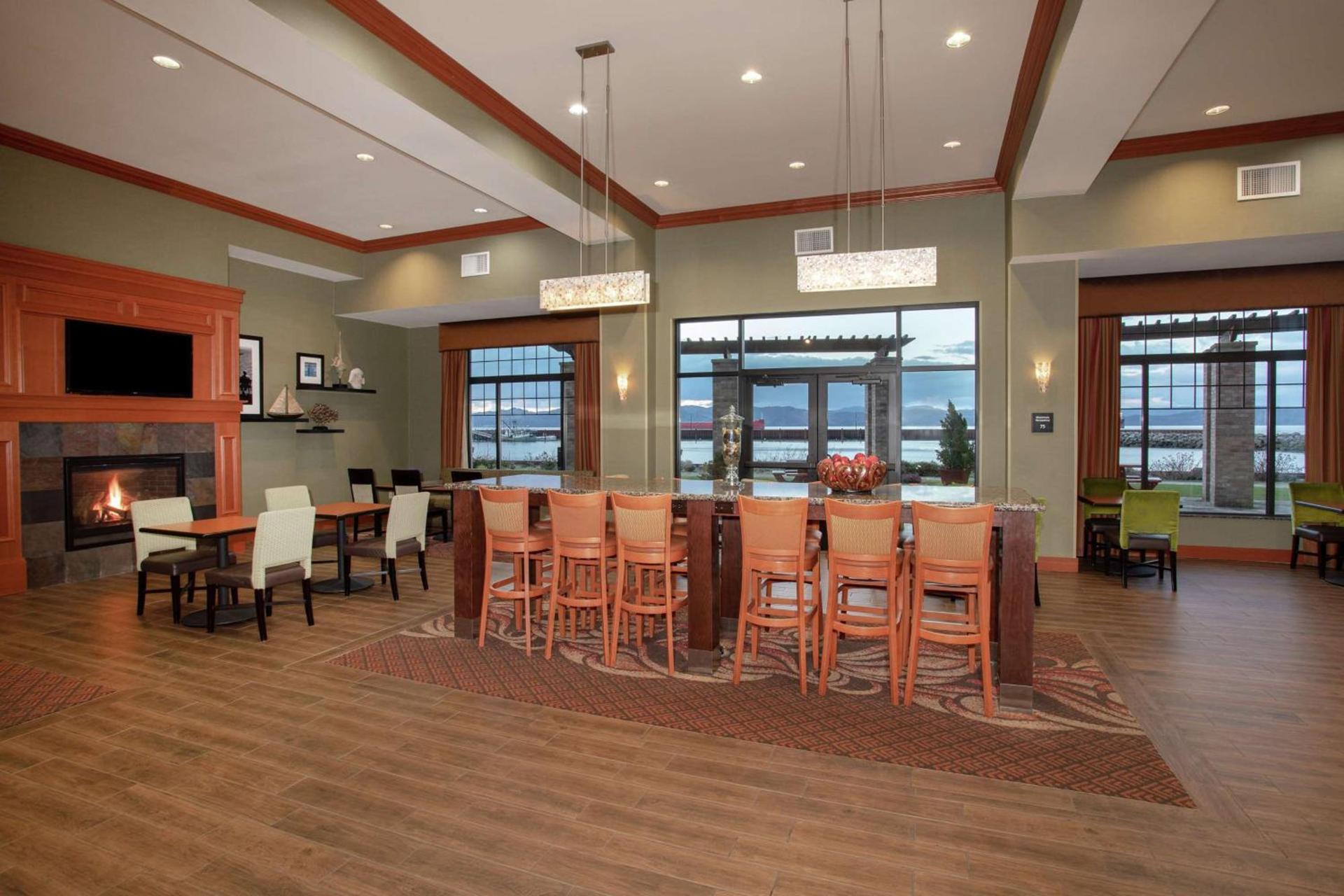 Hampton Inn & Suites Astoria photo 7