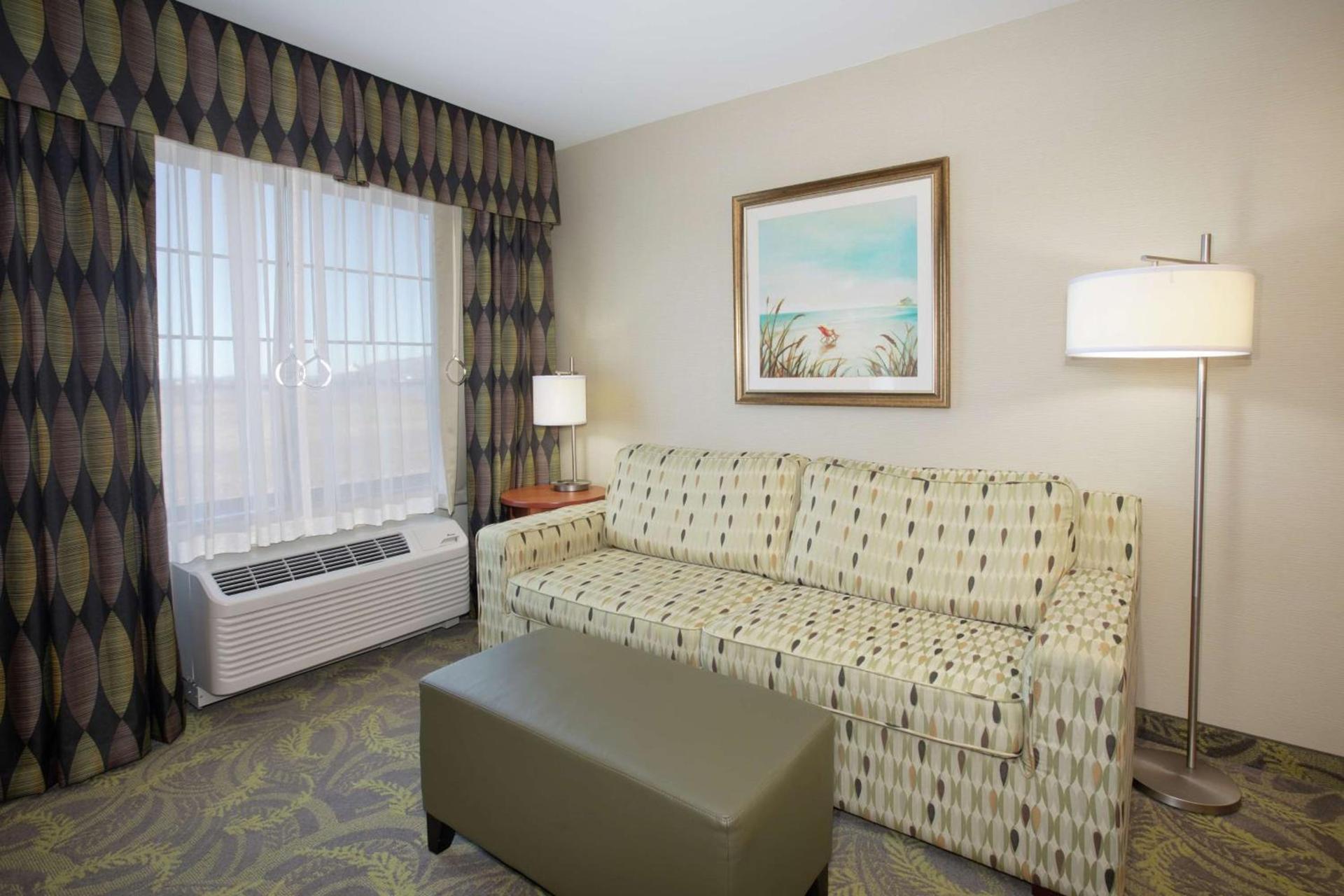 Hampton Inn & Suites Astoria photo 12