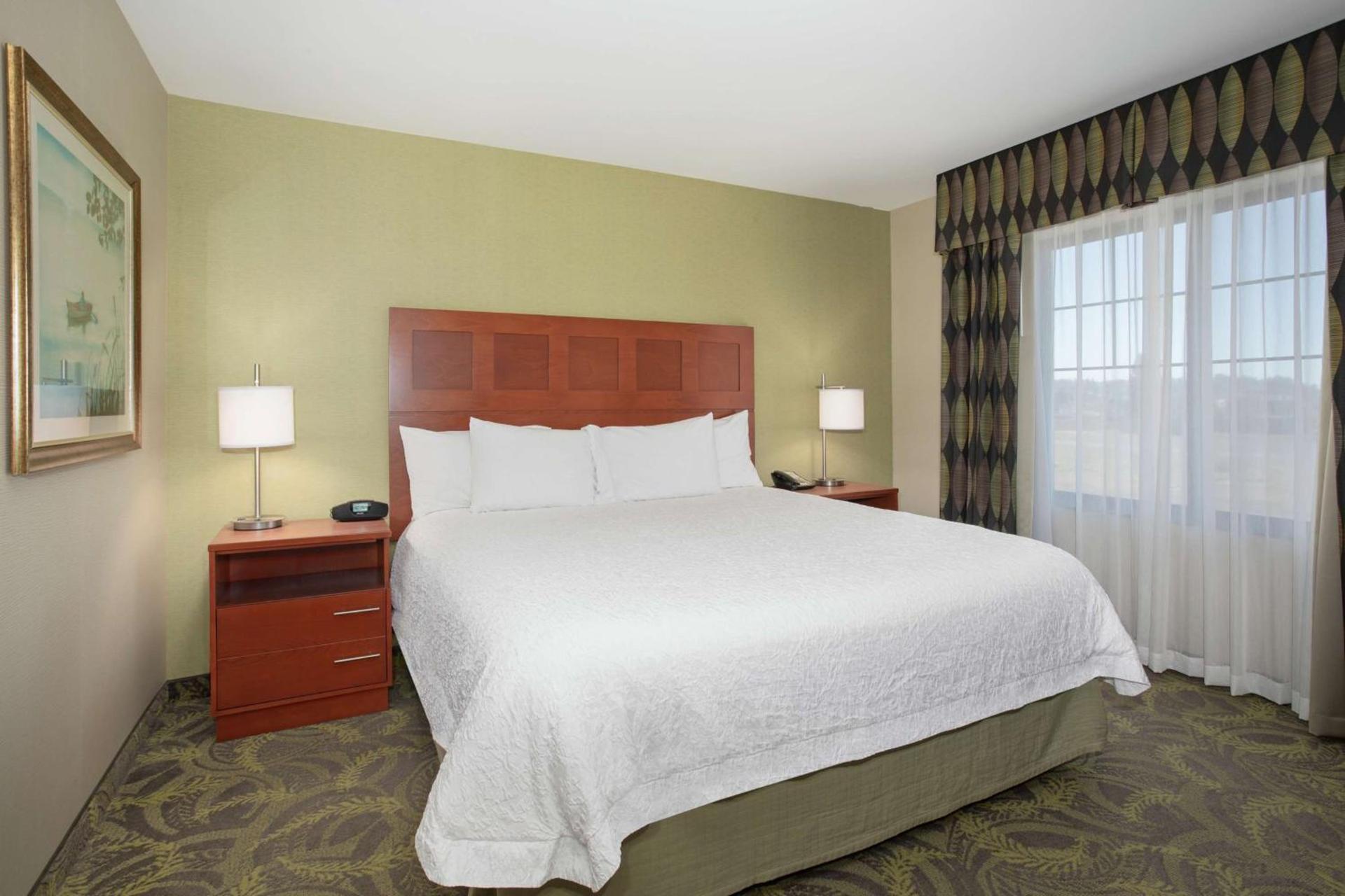 Hampton Inn & Suites Astoria photo 18