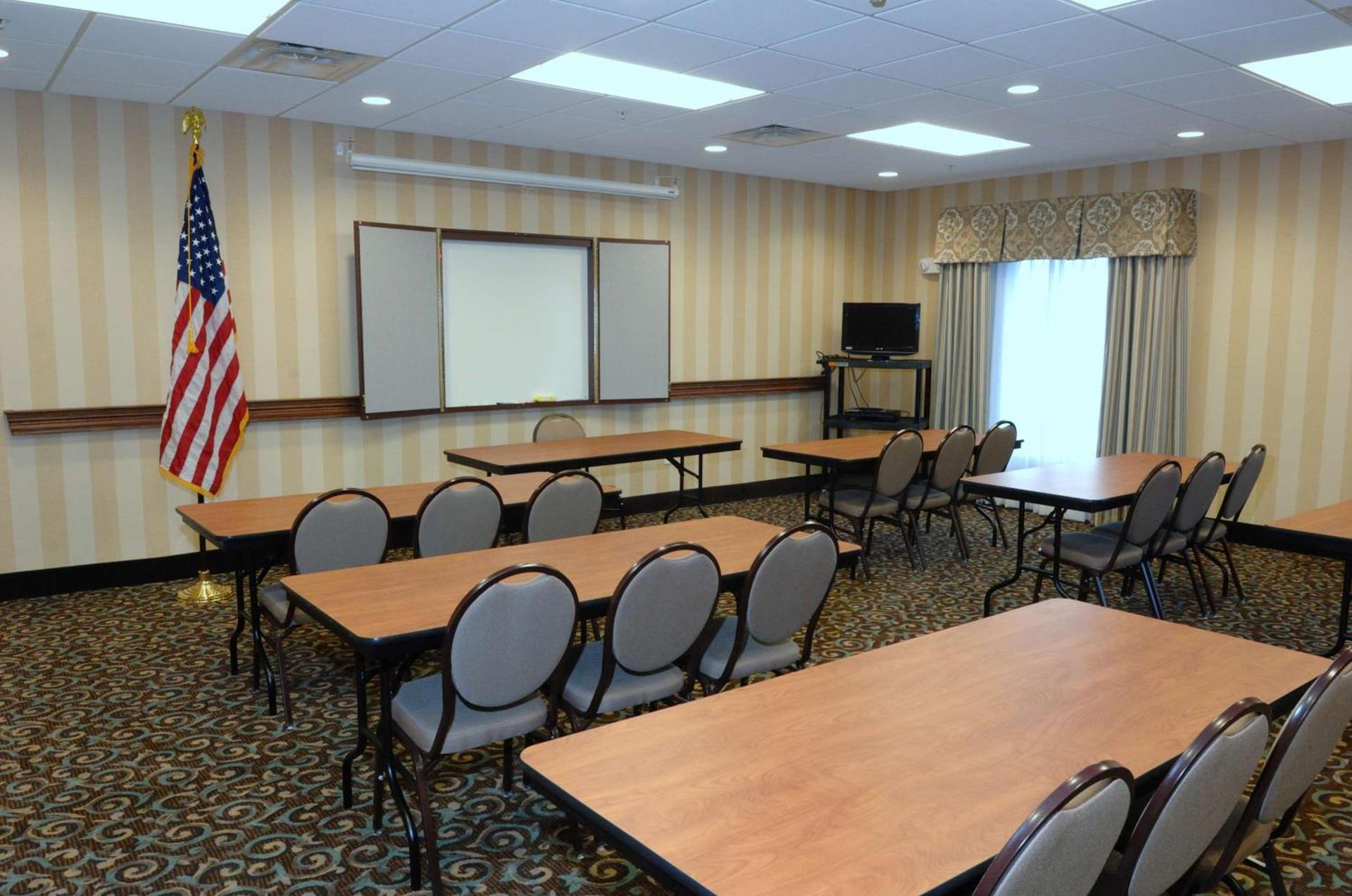 Hampton Inn Watertown photo 26