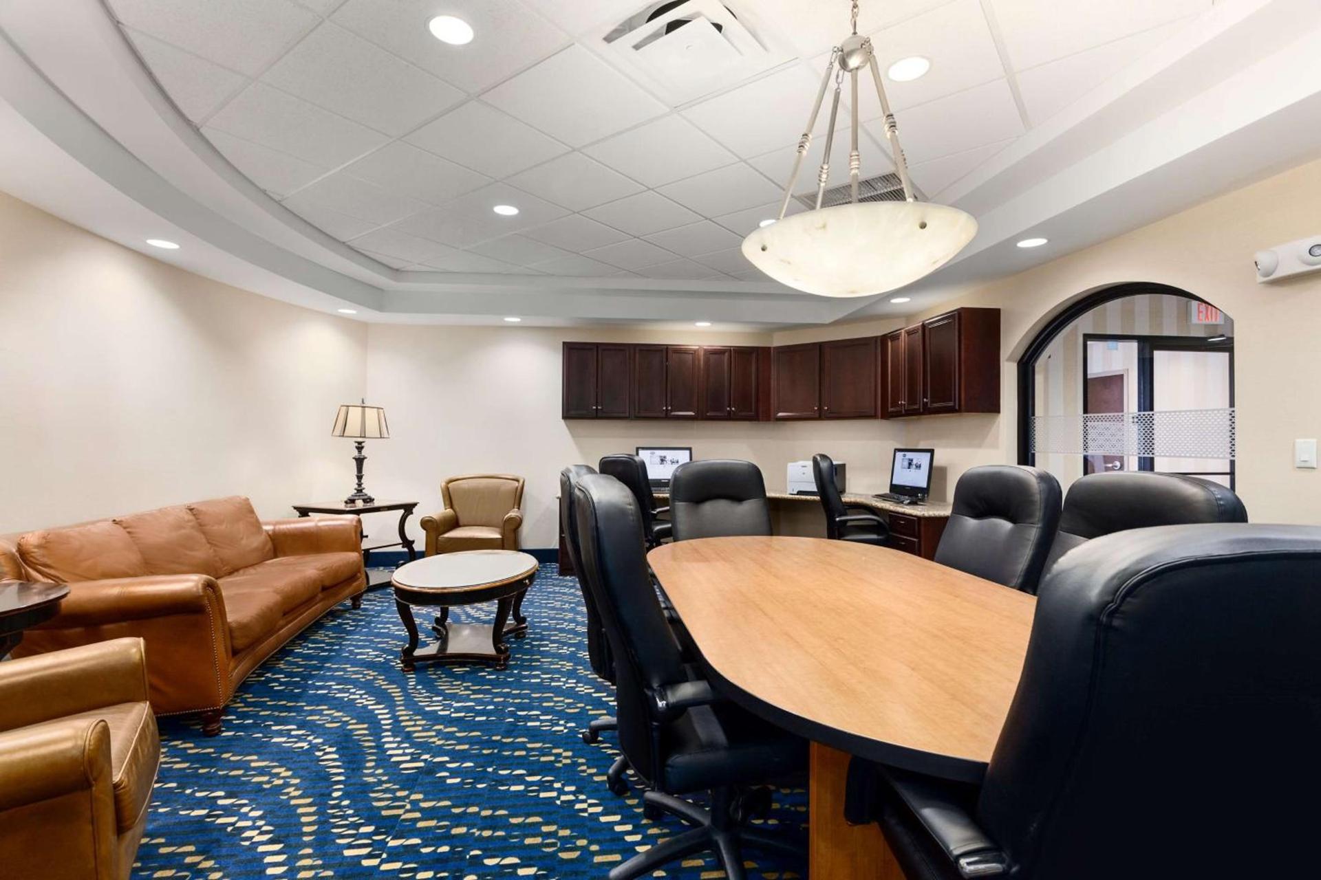 Hampton Inn Watertown photo 27