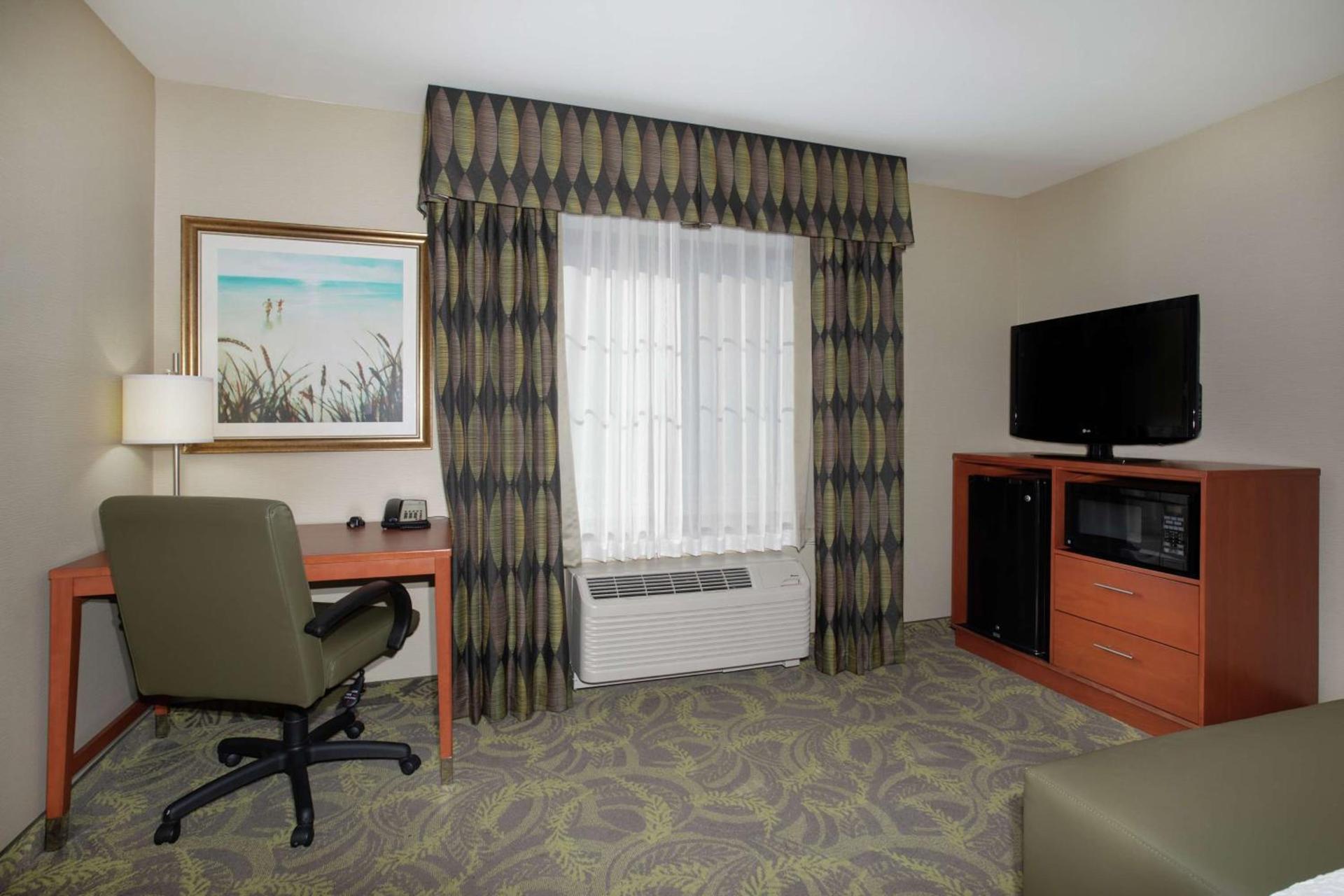 Hampton Inn & Suites Astoria photo 22