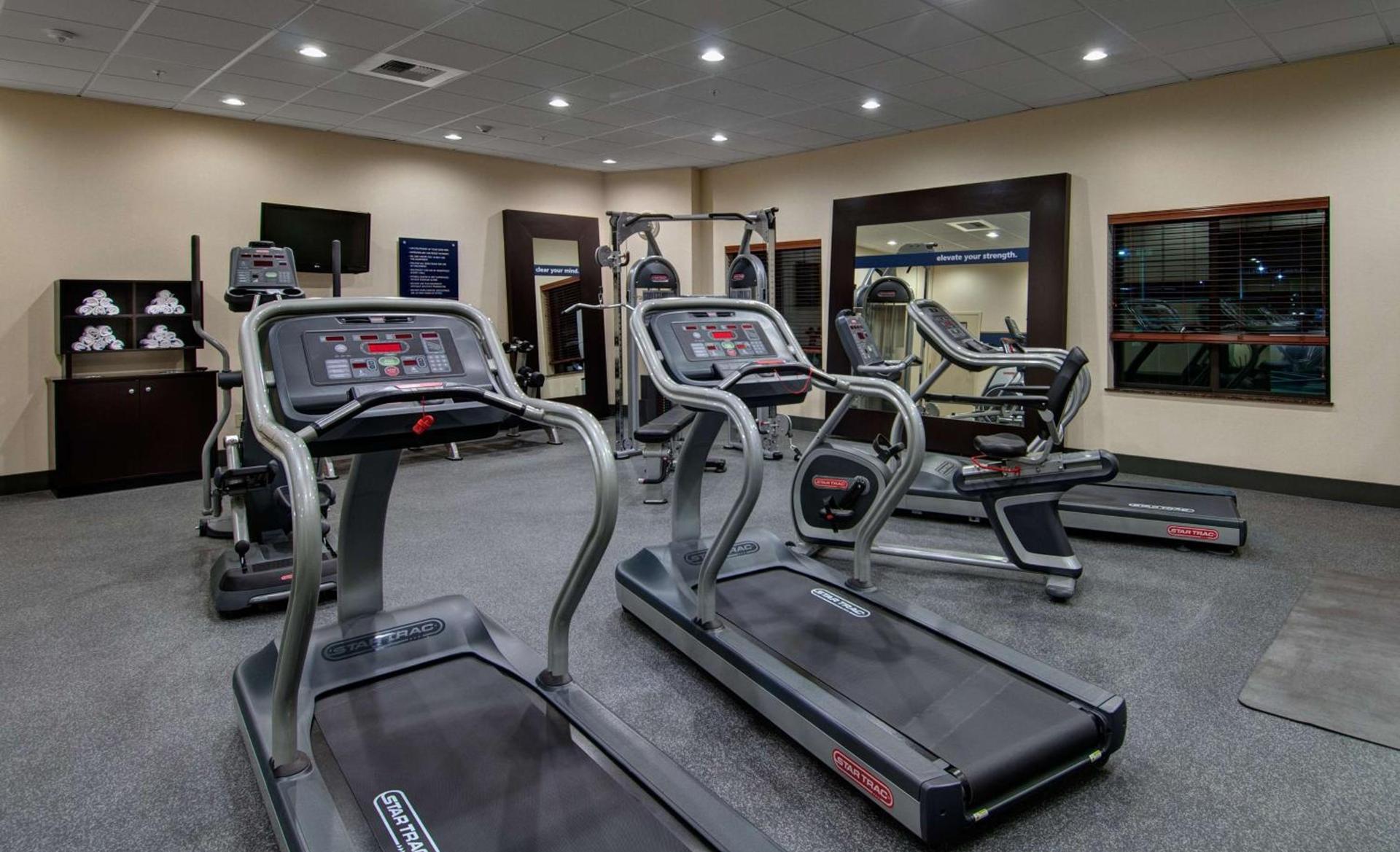 Hampton Inn & Suites Astoria photo 10