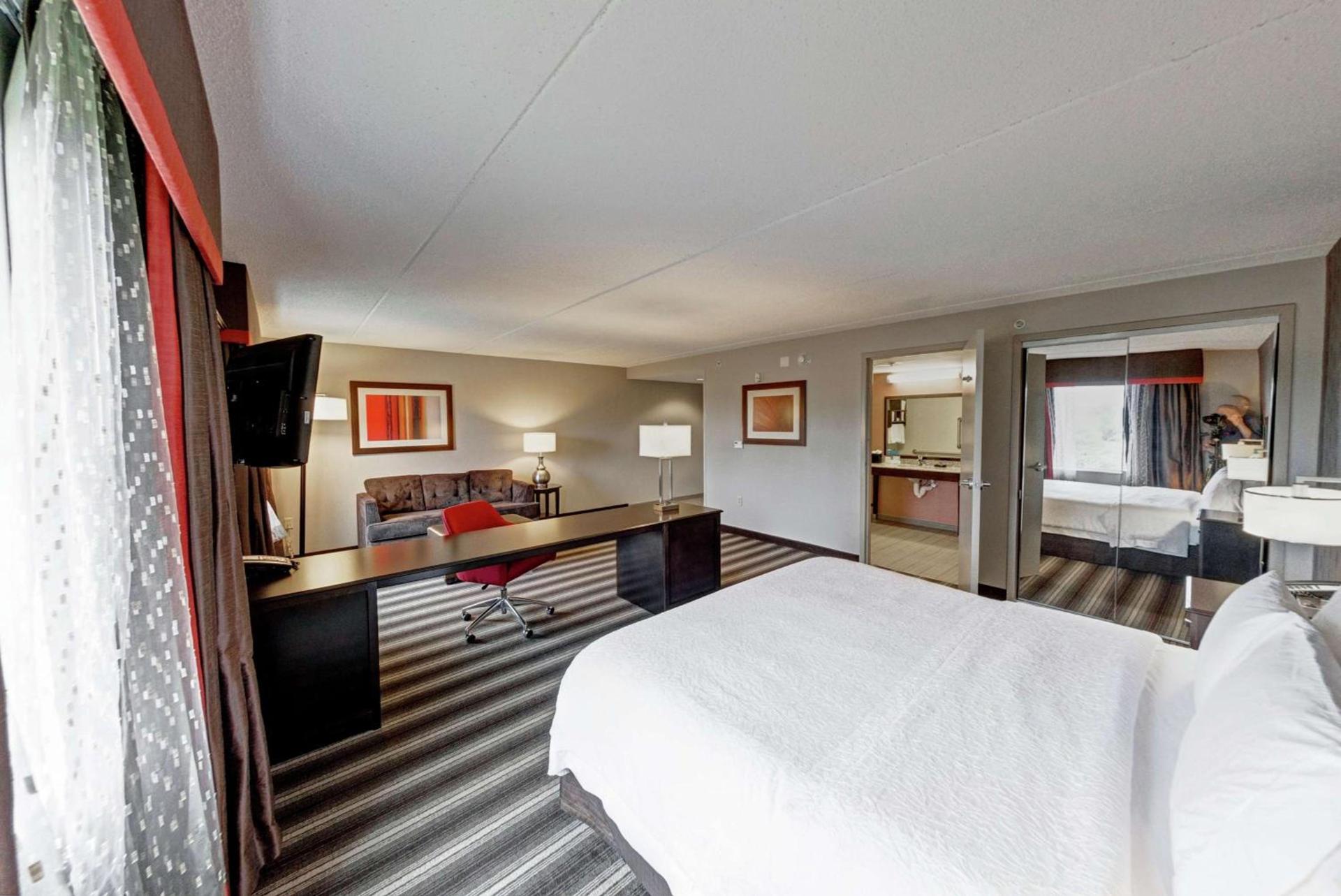 Hampton Inn Neptune photo 25