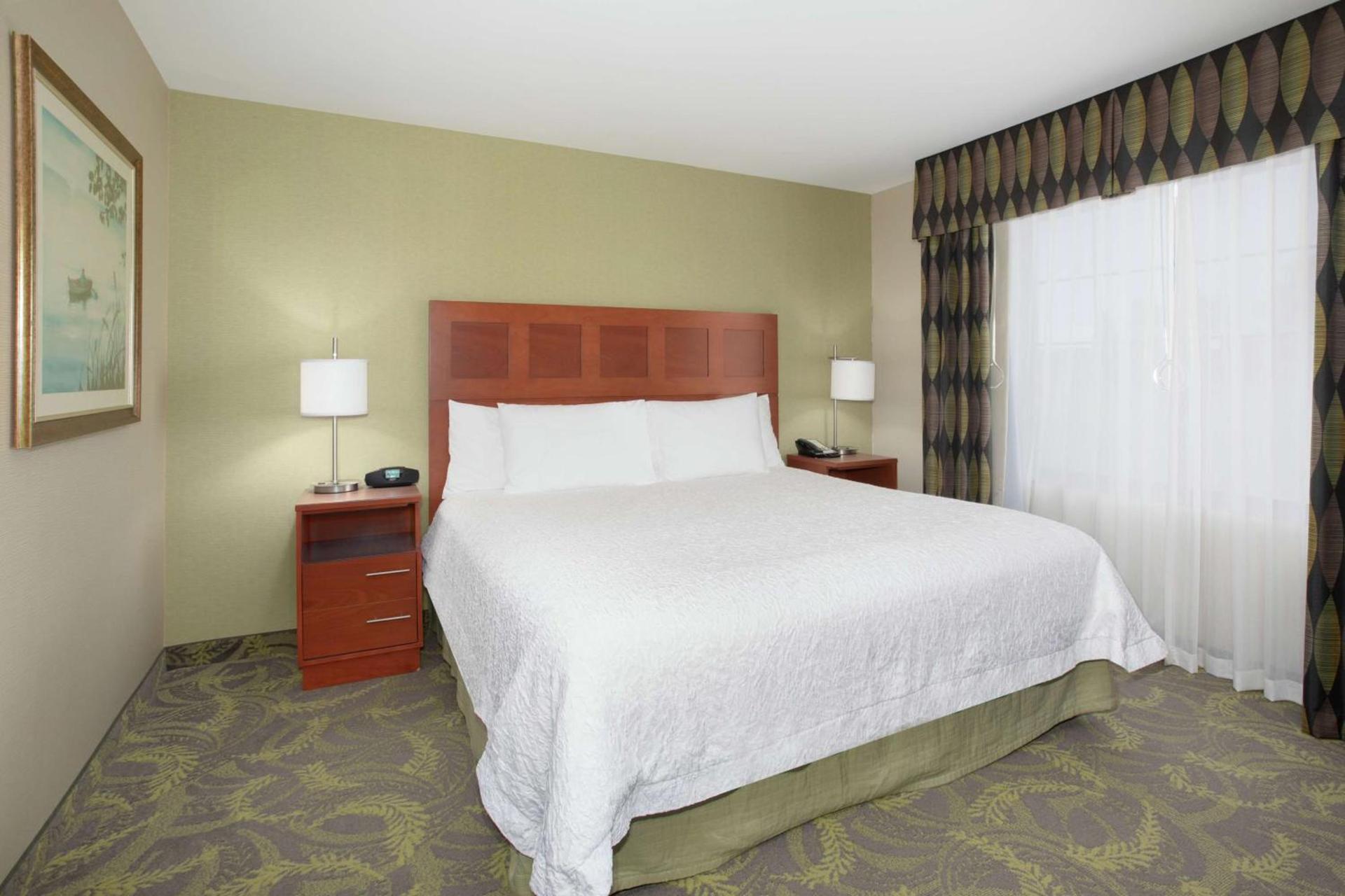 Hampton Inn & Suites Astoria photo 32