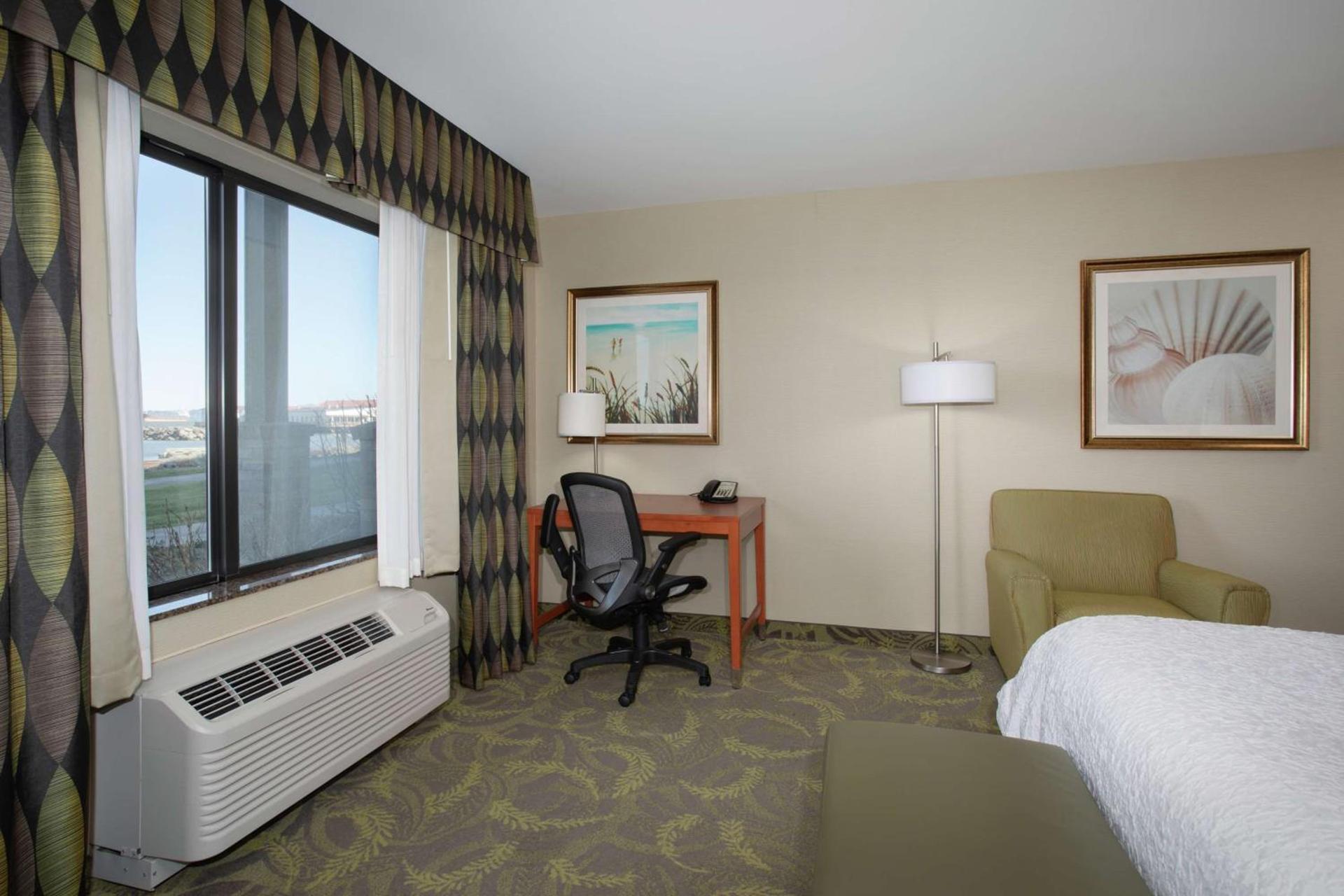 Hampton Inn & Suites Astoria photo 33