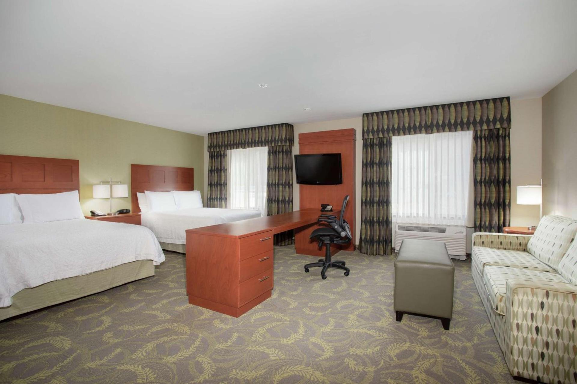 Hampton Inn & Suites Astoria photo 34