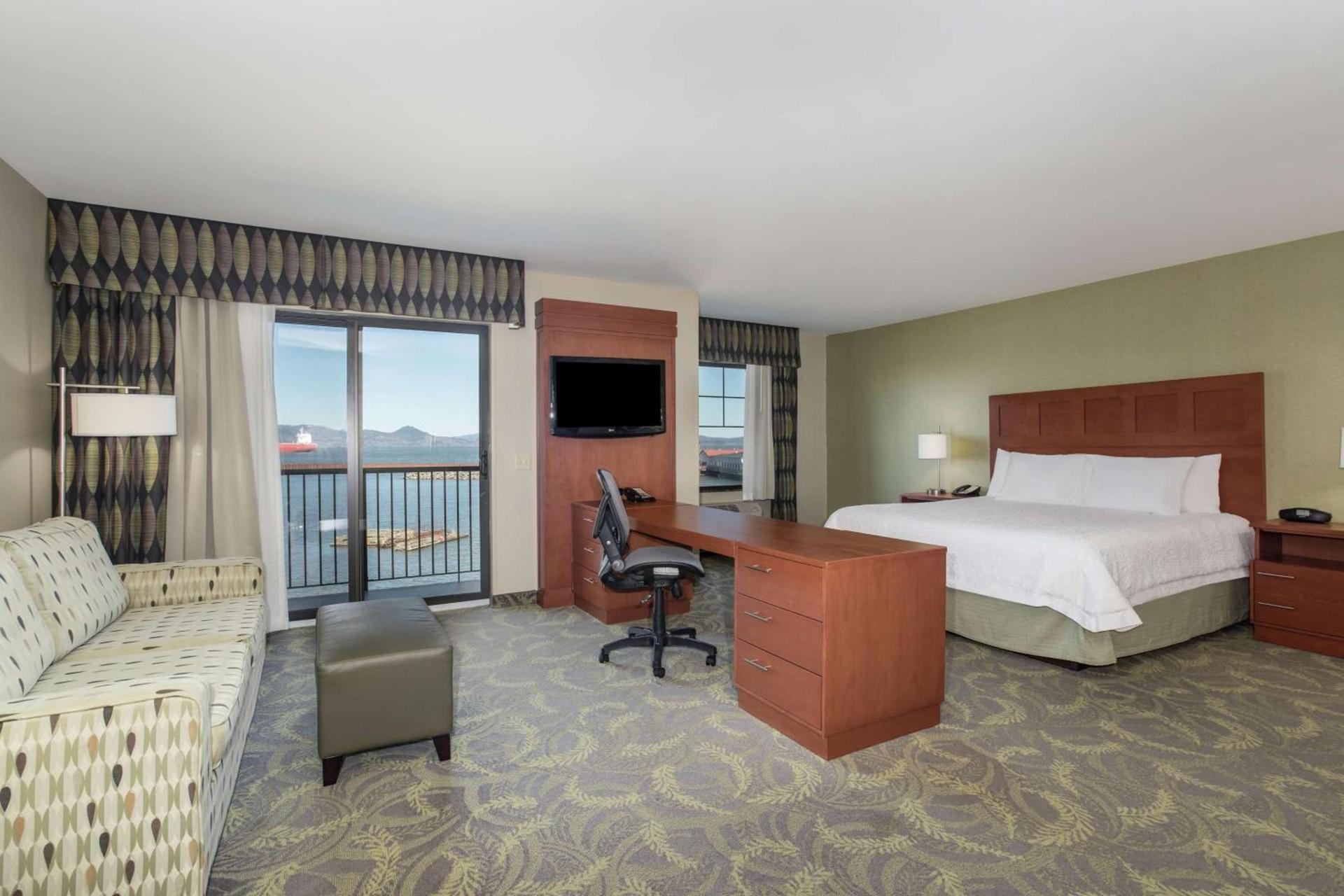 Hampton Inn & Suites Astoria photo 37