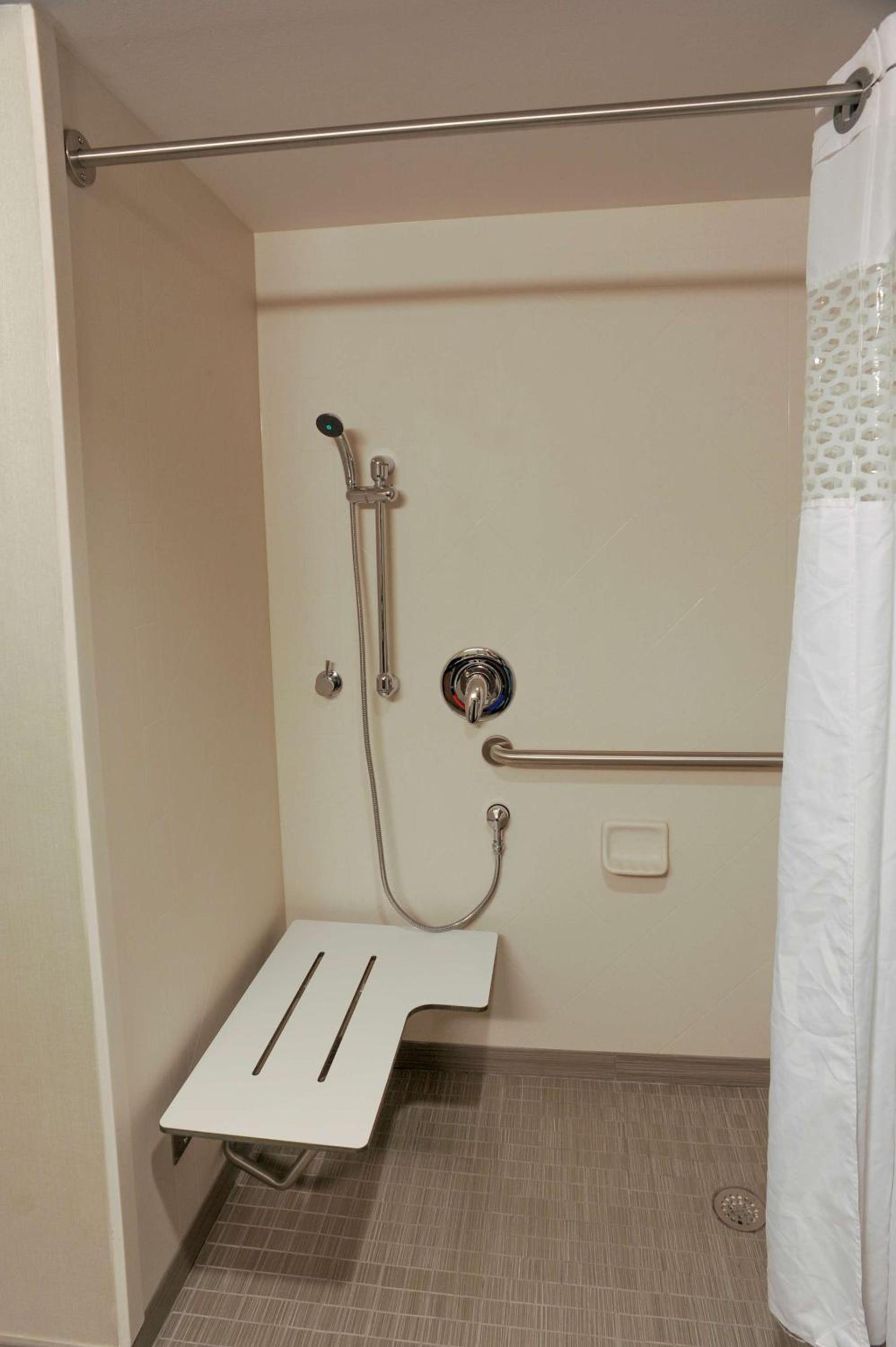 Hampton Inn Neptune photo 31