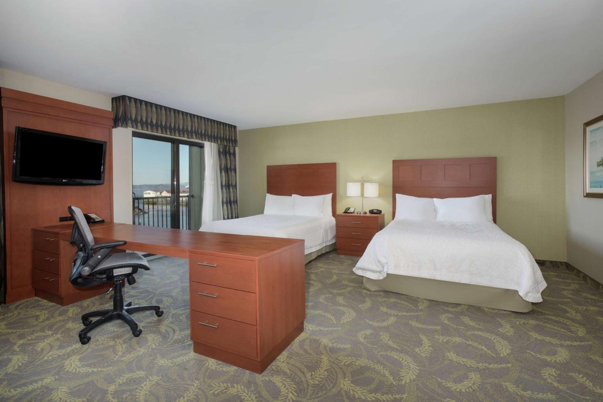 Hampton Inn & Suites Astoria photo 42