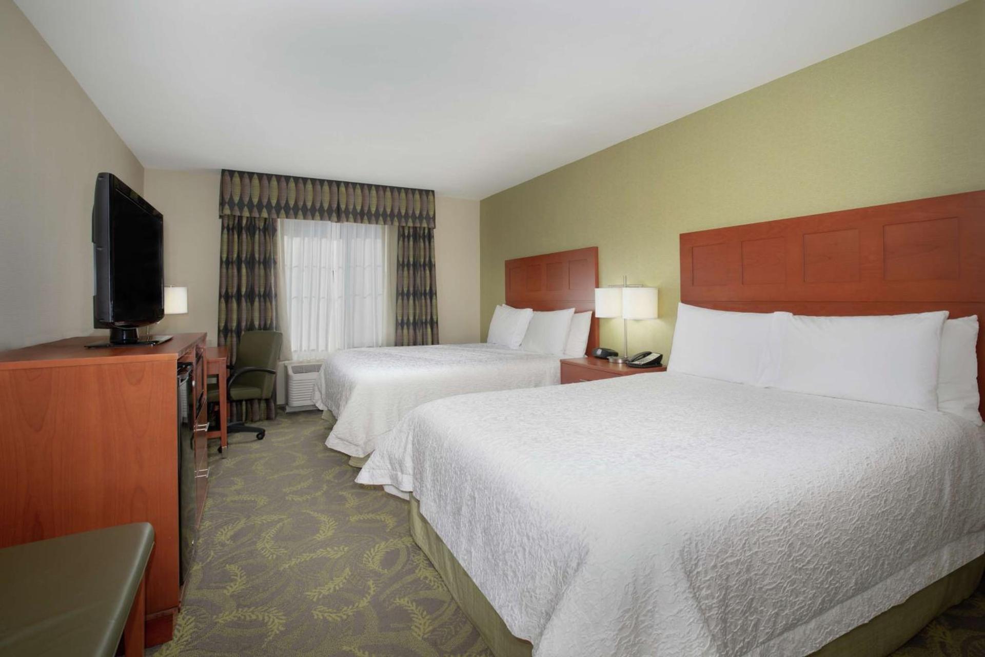 Hampton Inn & Suites Astoria photo 40