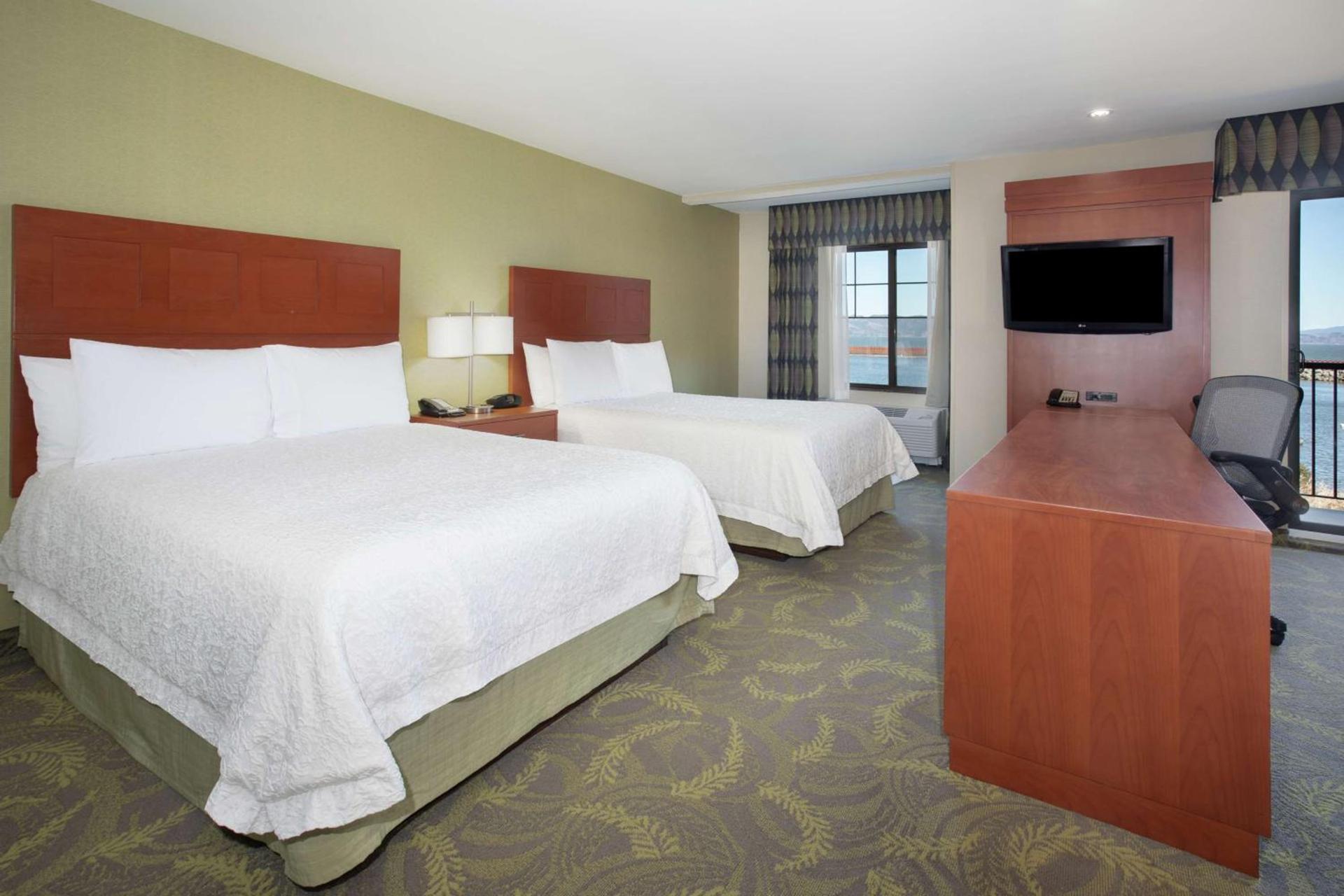 Hampton Inn & Suites Astoria photo 43