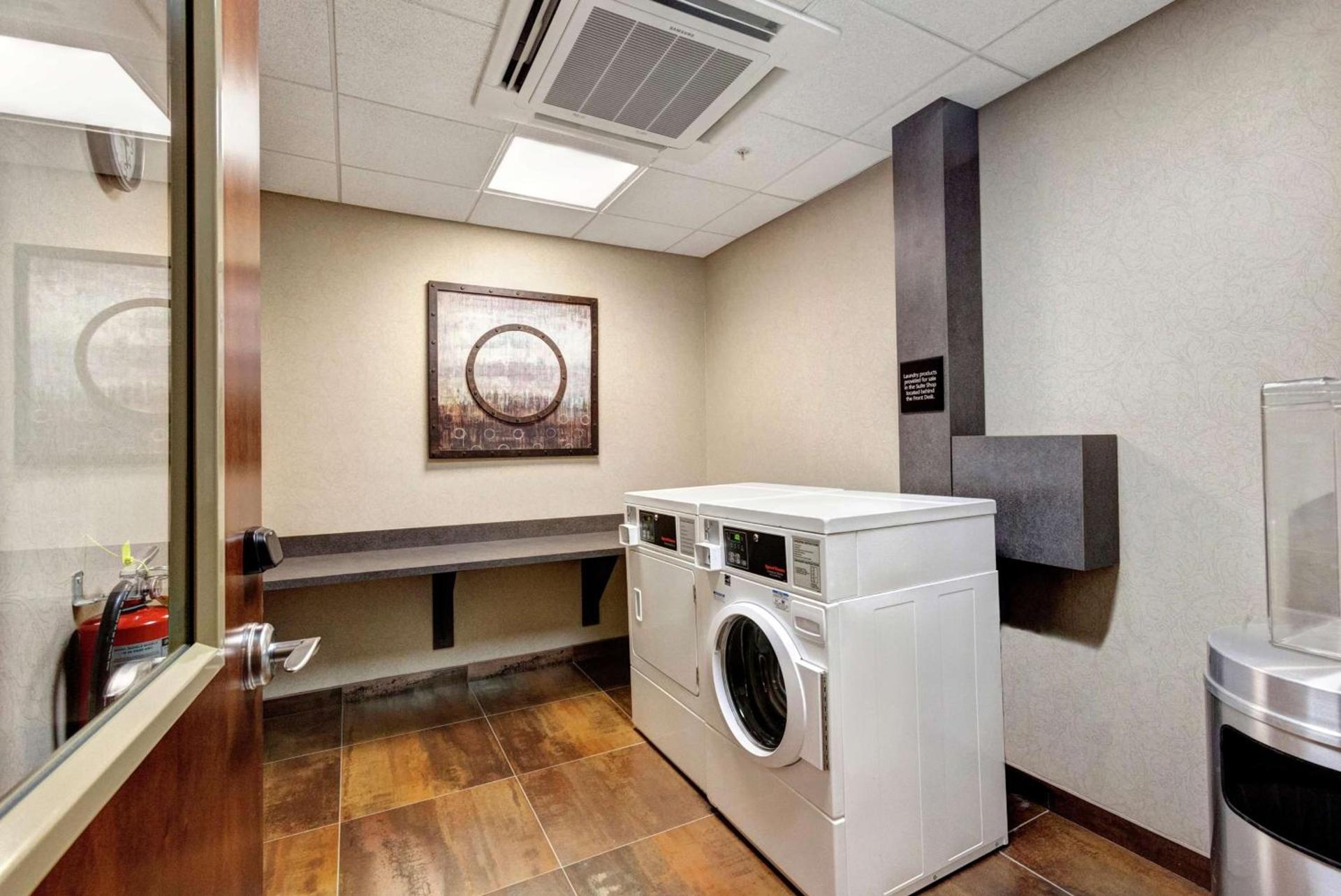Hampton Inn Neptune photo 35