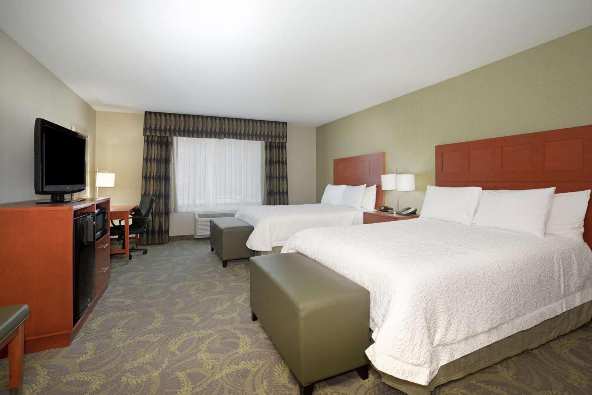 Hampton Inn & Suites Astoria photo 51