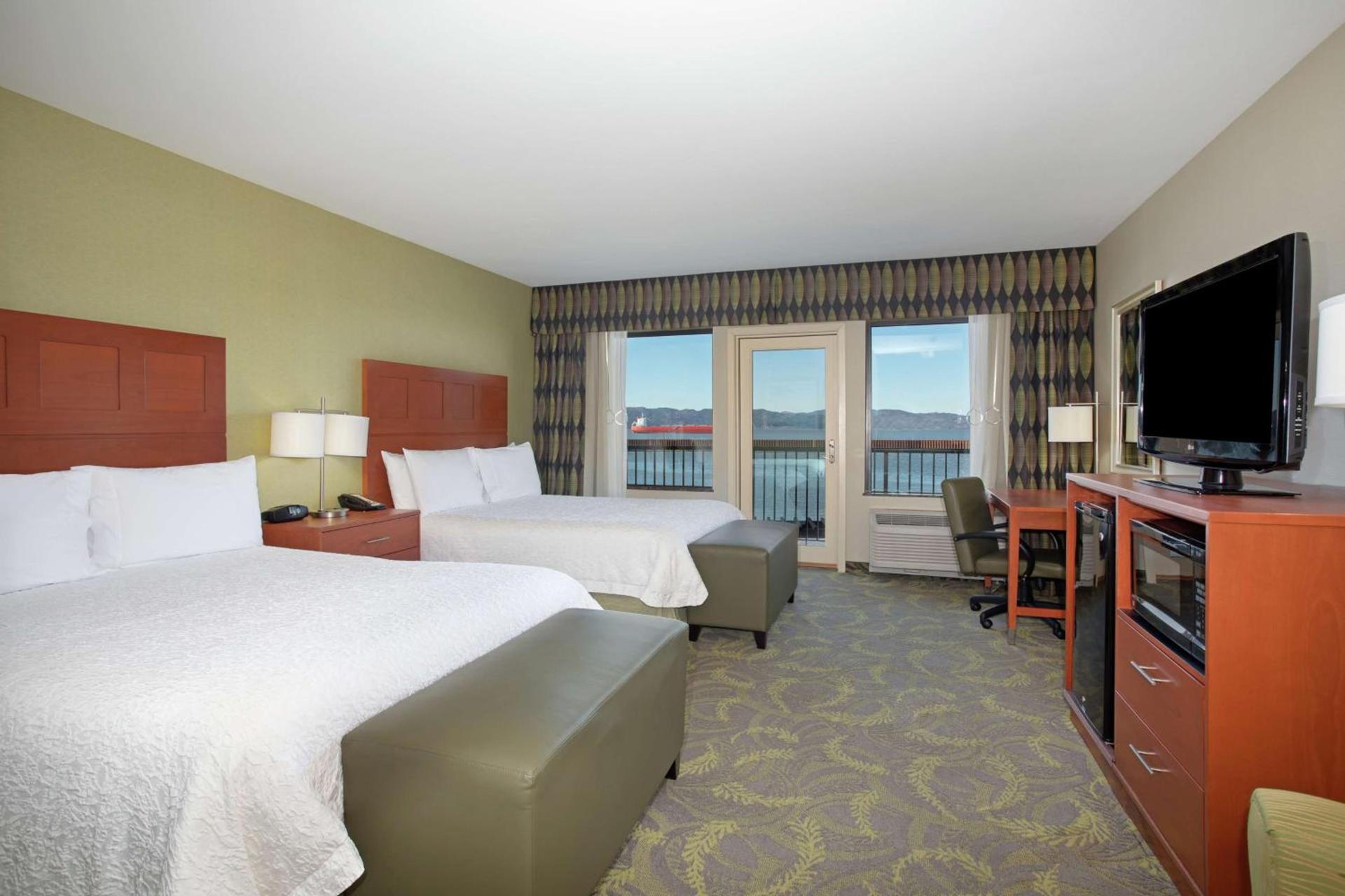 Hampton Inn & Suites Astoria photo 54