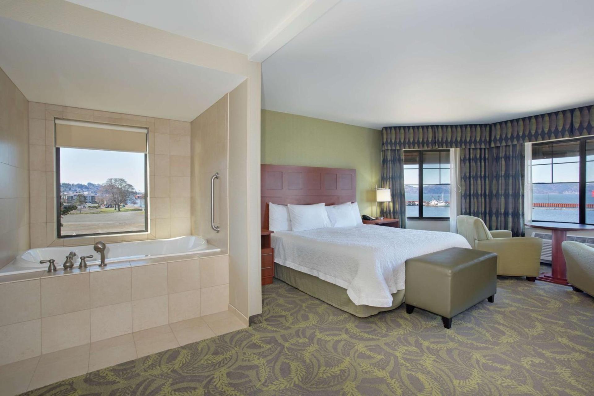 Hampton Inn & Suites Astoria photo 55