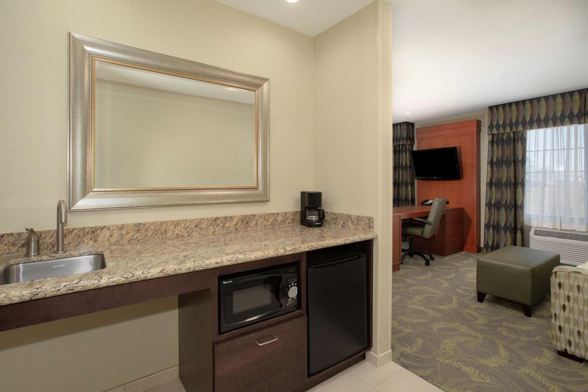 Hampton Inn & Suites Astoria photo 59