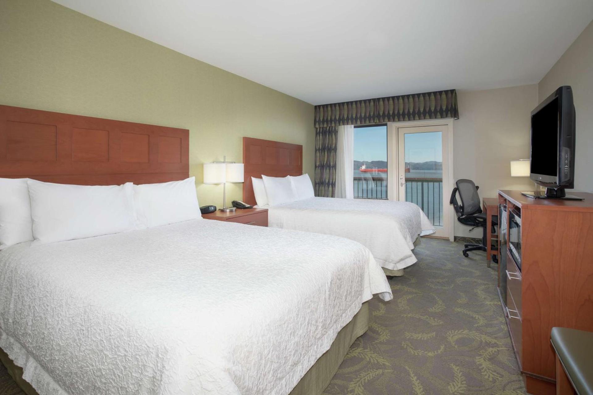 Hampton Inn & Suites Astoria photo 57