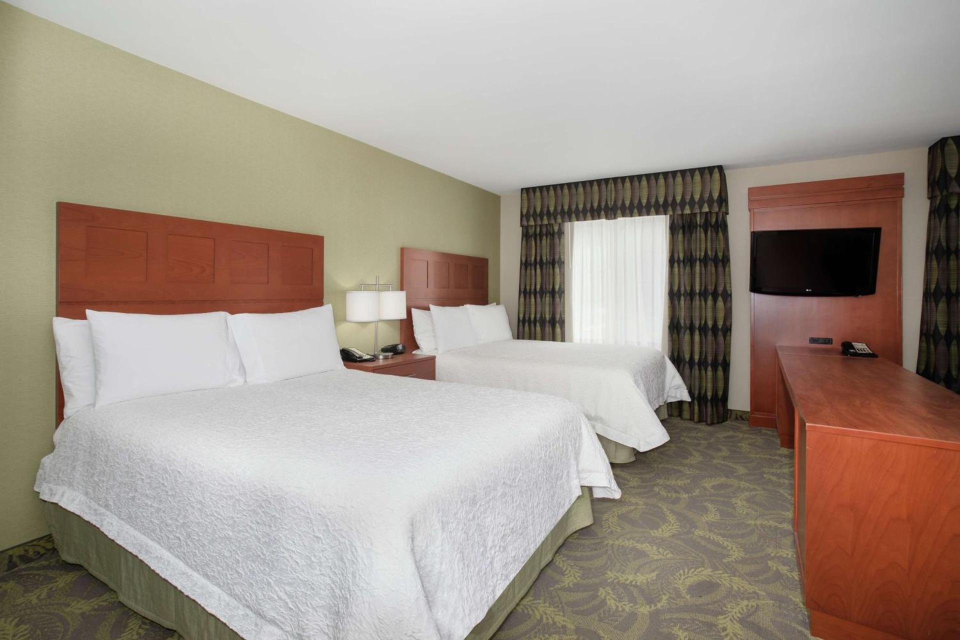 Hampton Inn & Suites Astoria photo 64