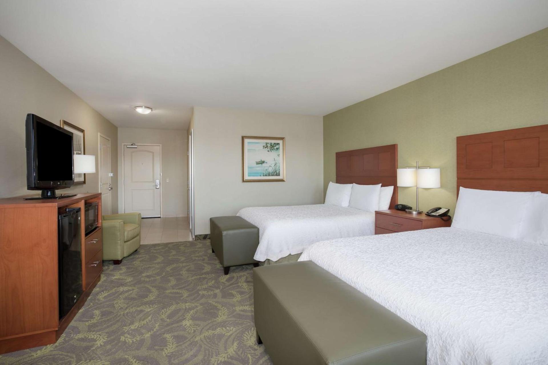 Hampton Inn & Suites Astoria photo 67