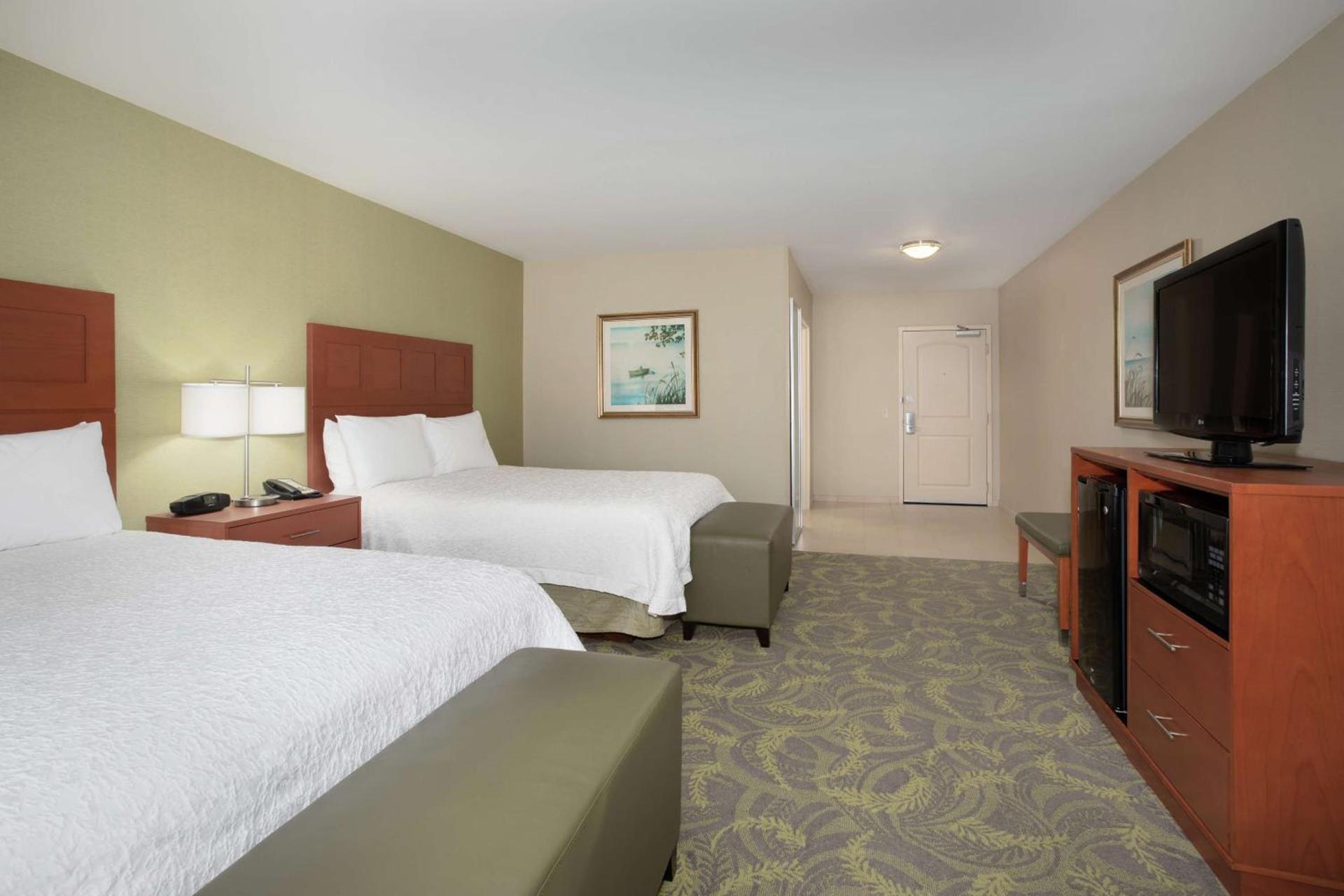 Hampton Inn & Suites Astoria photo 71