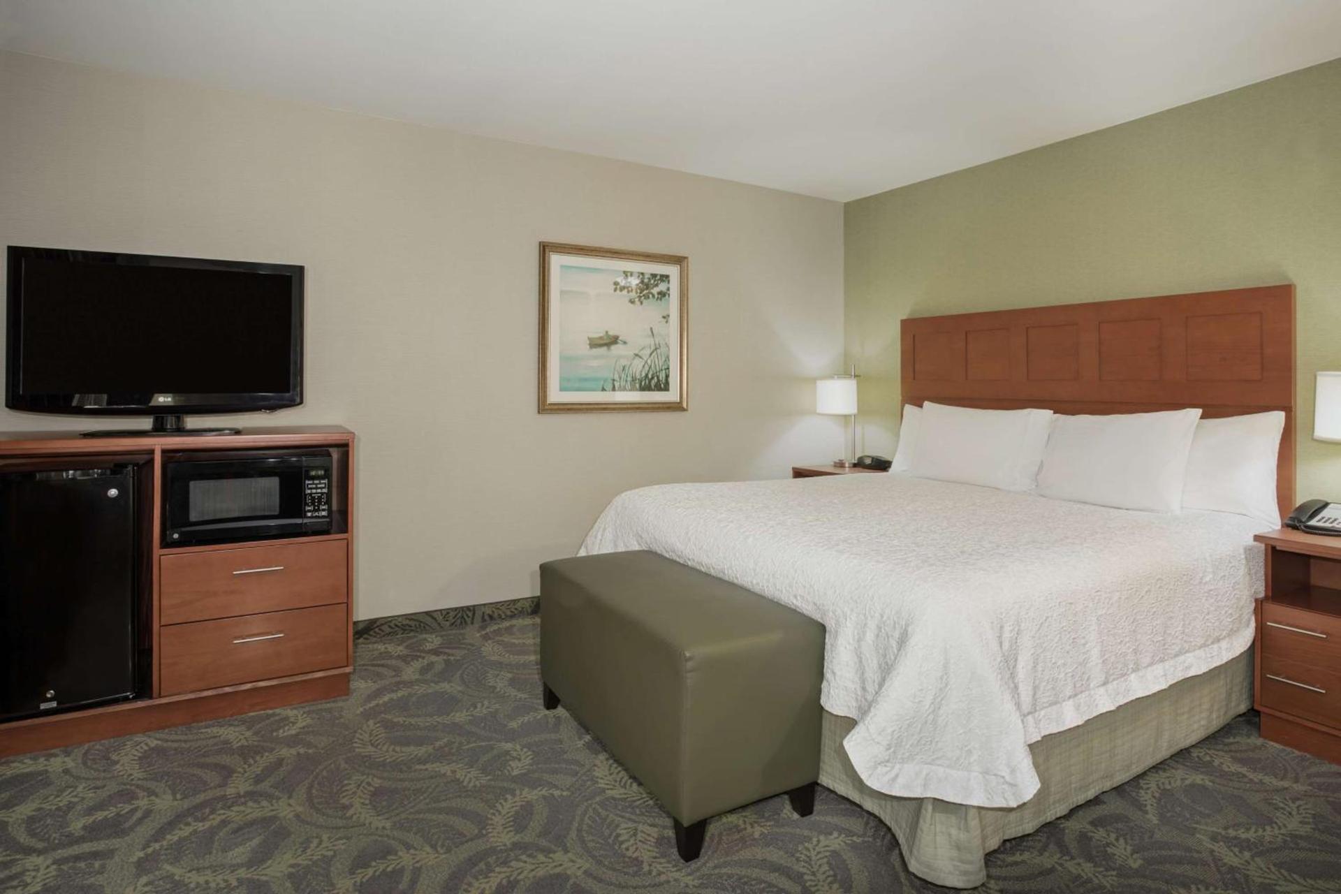 Hampton Inn & Suites Astoria photo 73
