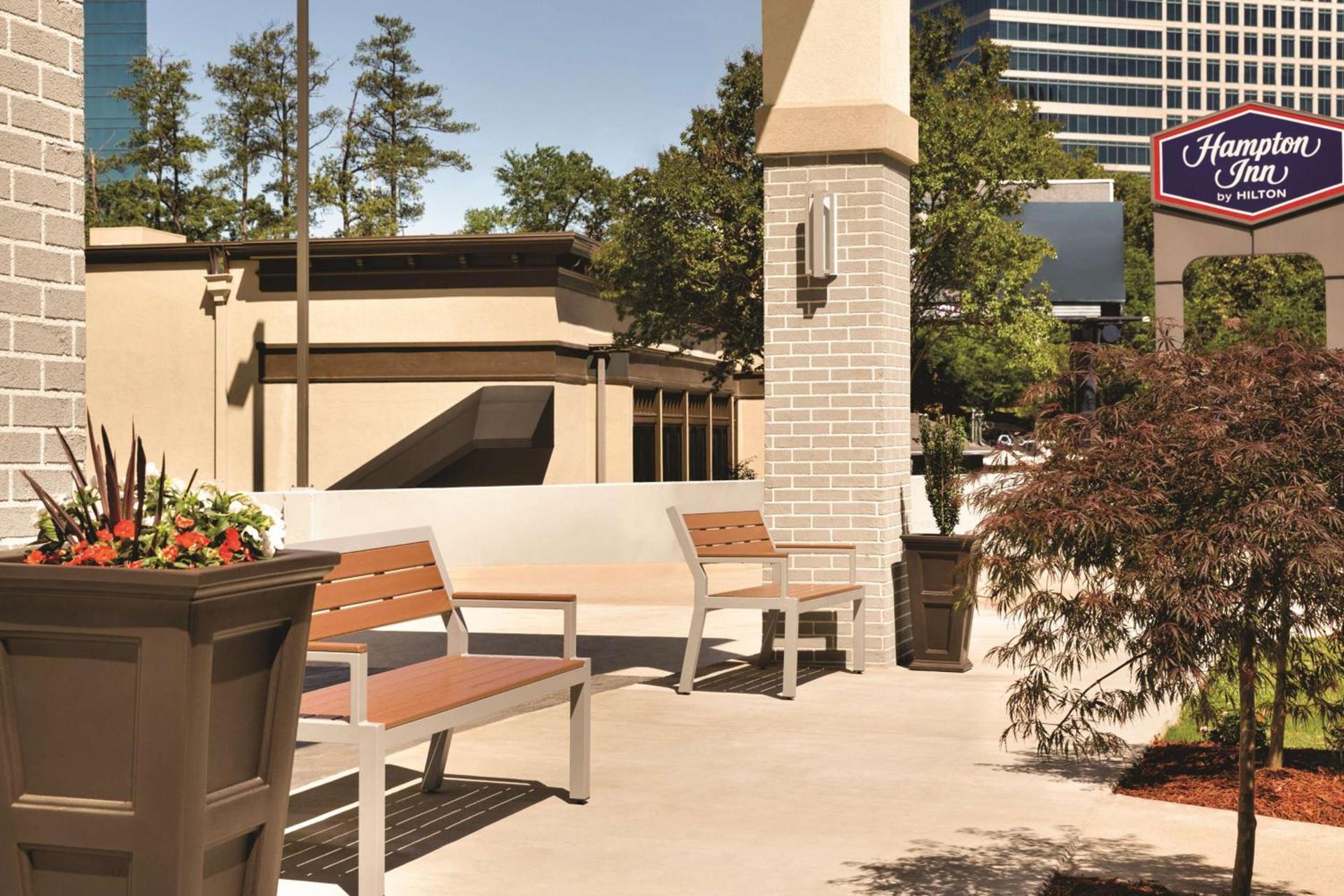Hampton Inn Atlanta-Buckhead photo 2