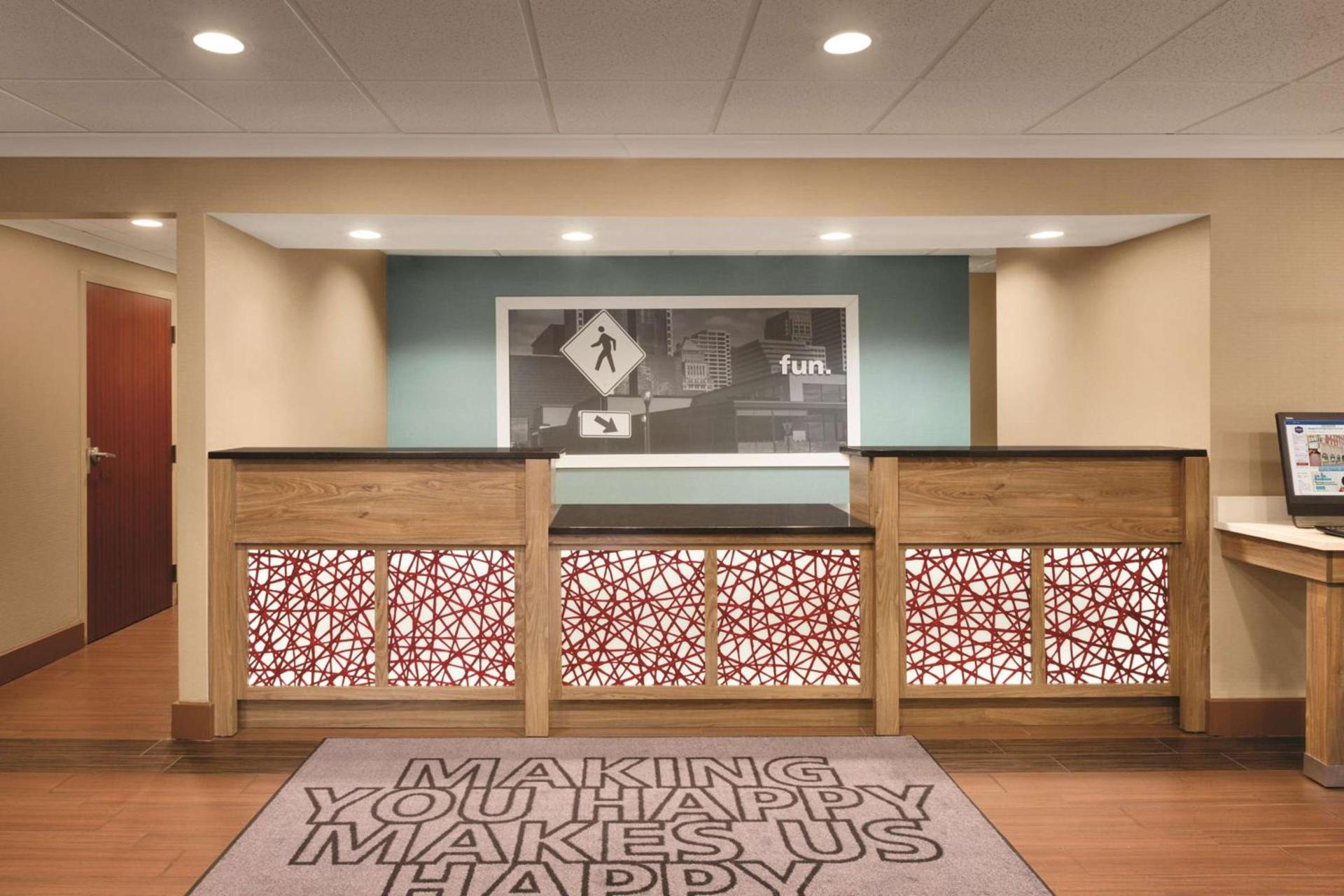 Hampton Inn Atlanta-Buckhead photo 8