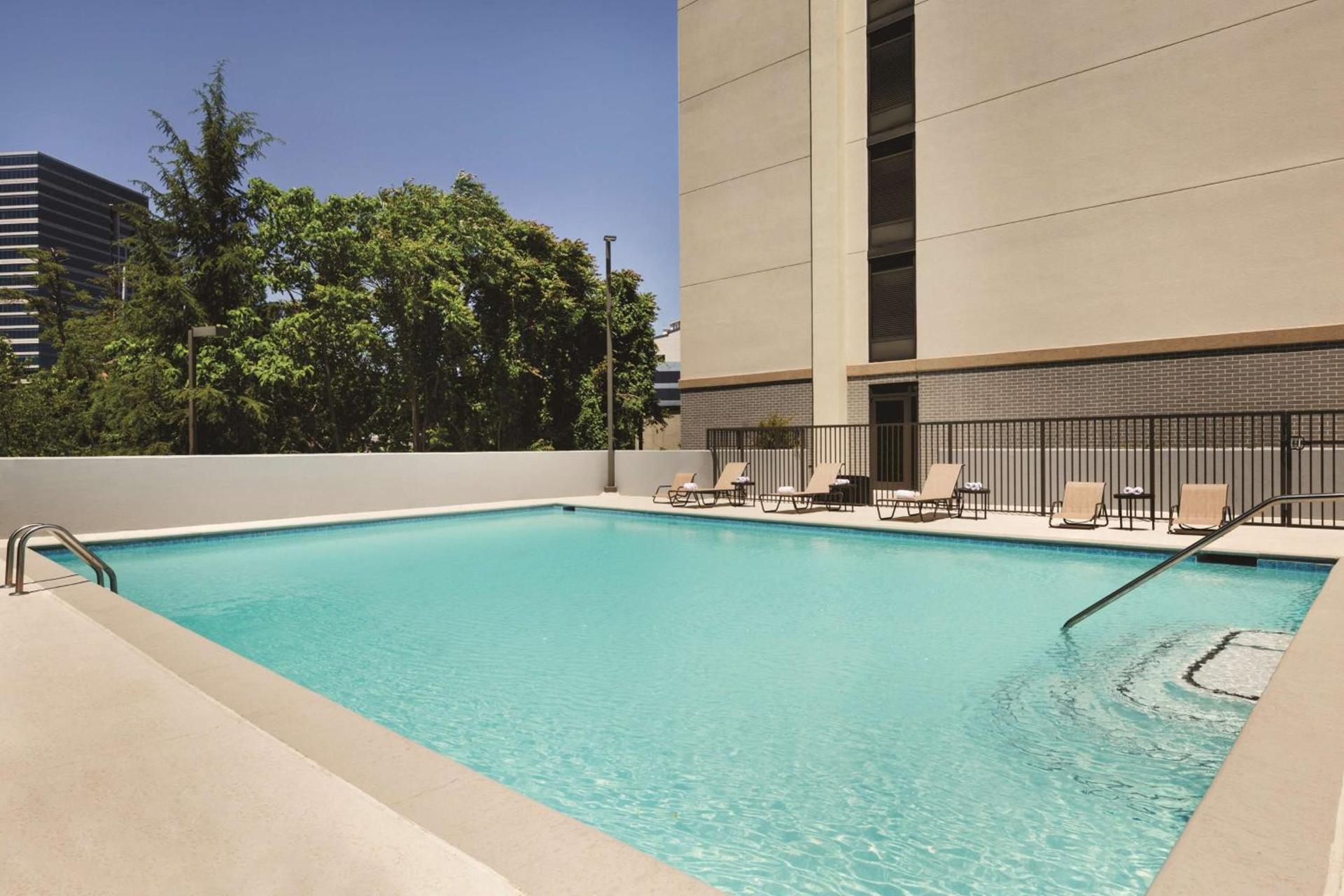 Hampton Inn Atlanta-Buckhead photo 10