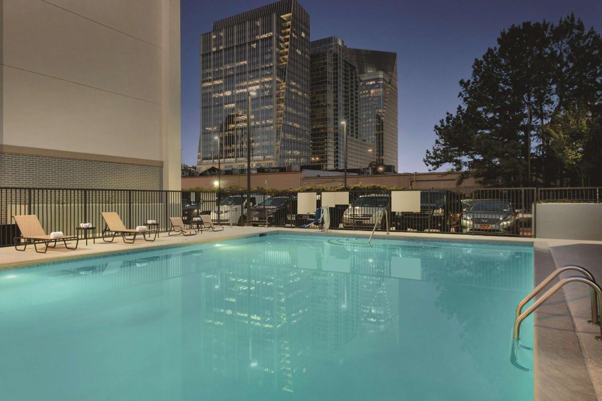 Hampton Inn Atlanta-Buckhead photo 11