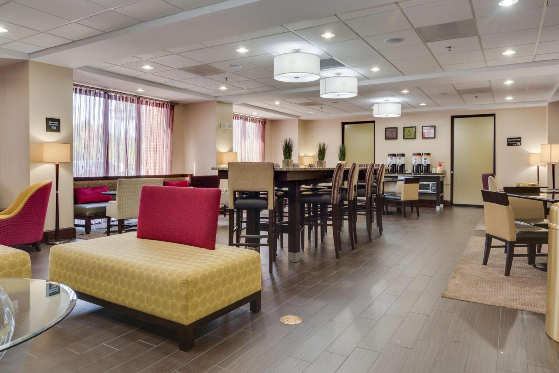 Hampton Inn Atlanta-Fairburn photo 8