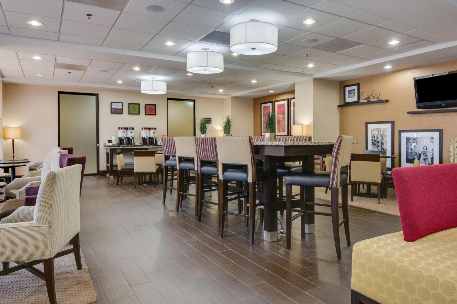Hampton Inn Atlanta-Fairburn photo 10