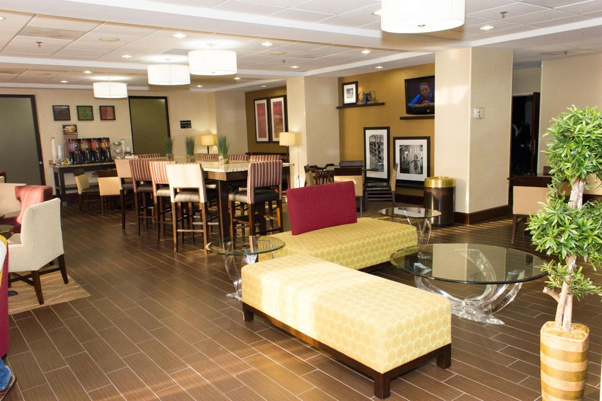 Hampton Inn Atlanta-Fairburn photo 11