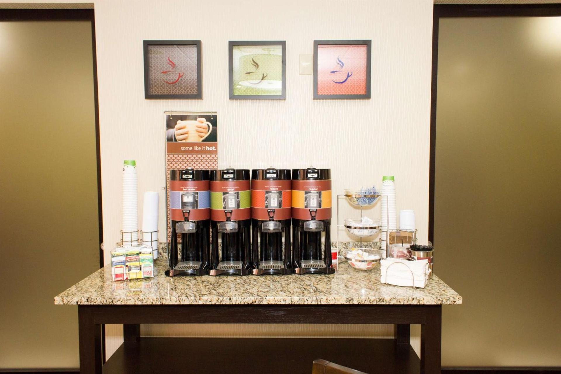 Hampton Inn Atlanta-Fairburn photo 13