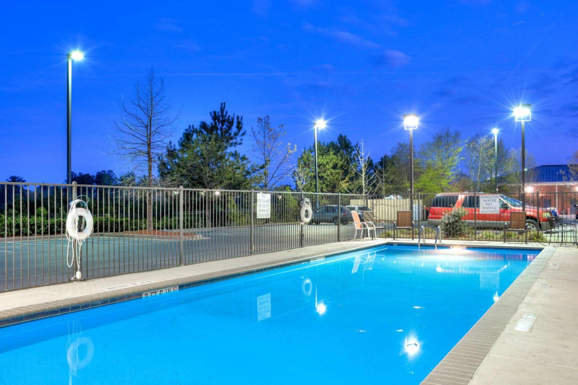 Hampton Inn Atlanta-Fairburn photo 17
