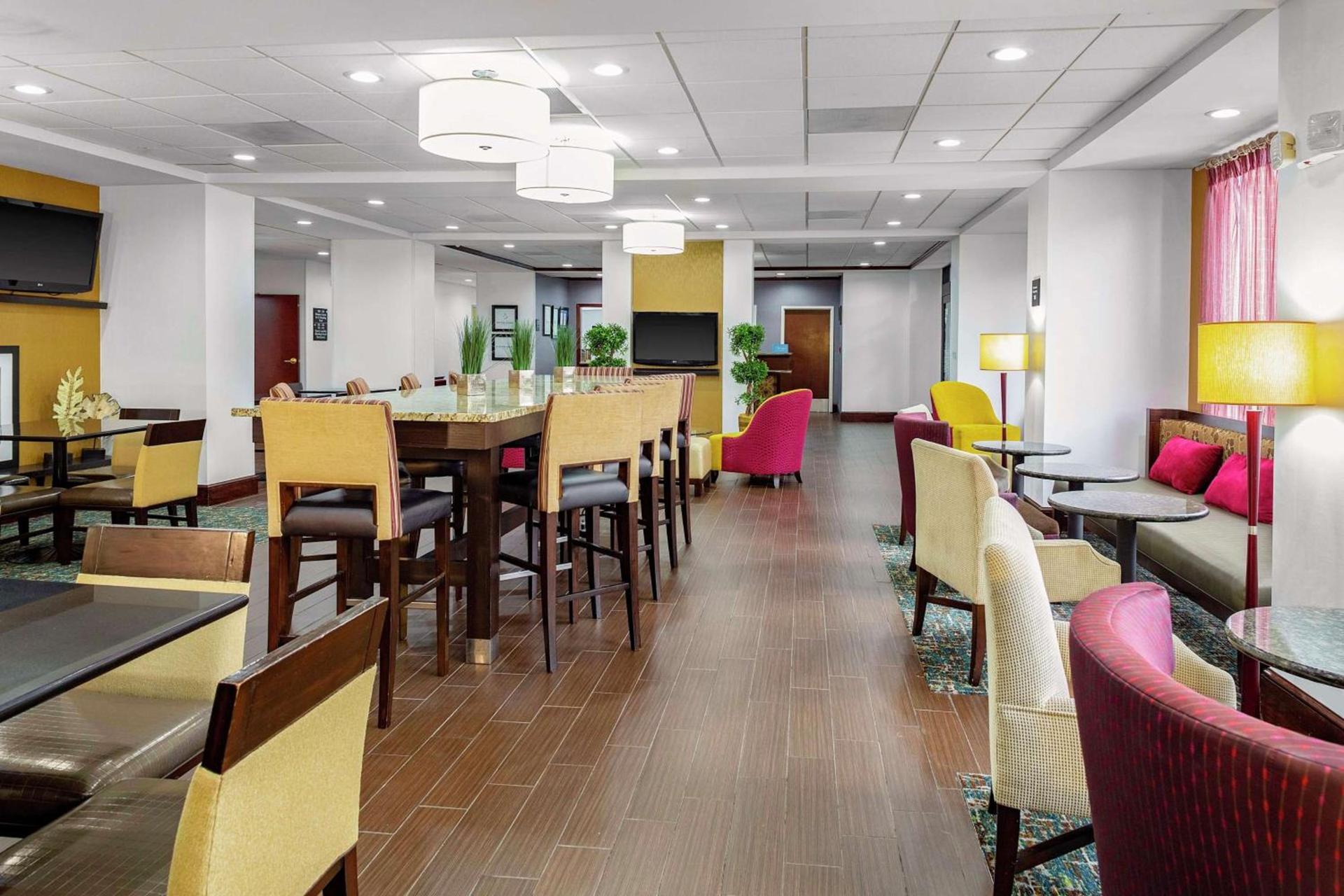 Hampton Inn Atlanta-Fairburn photo 19