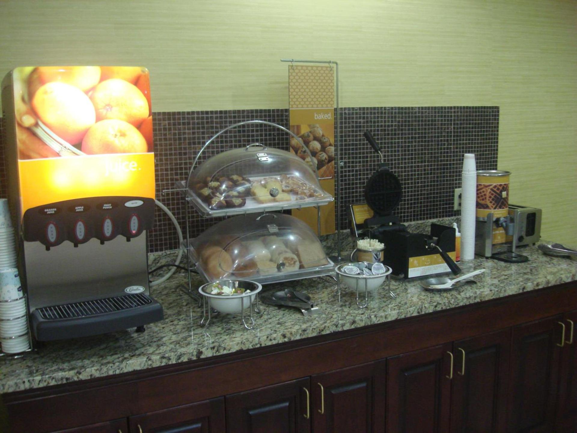 Hampton Inn Atlanta-Fairburn photo 30